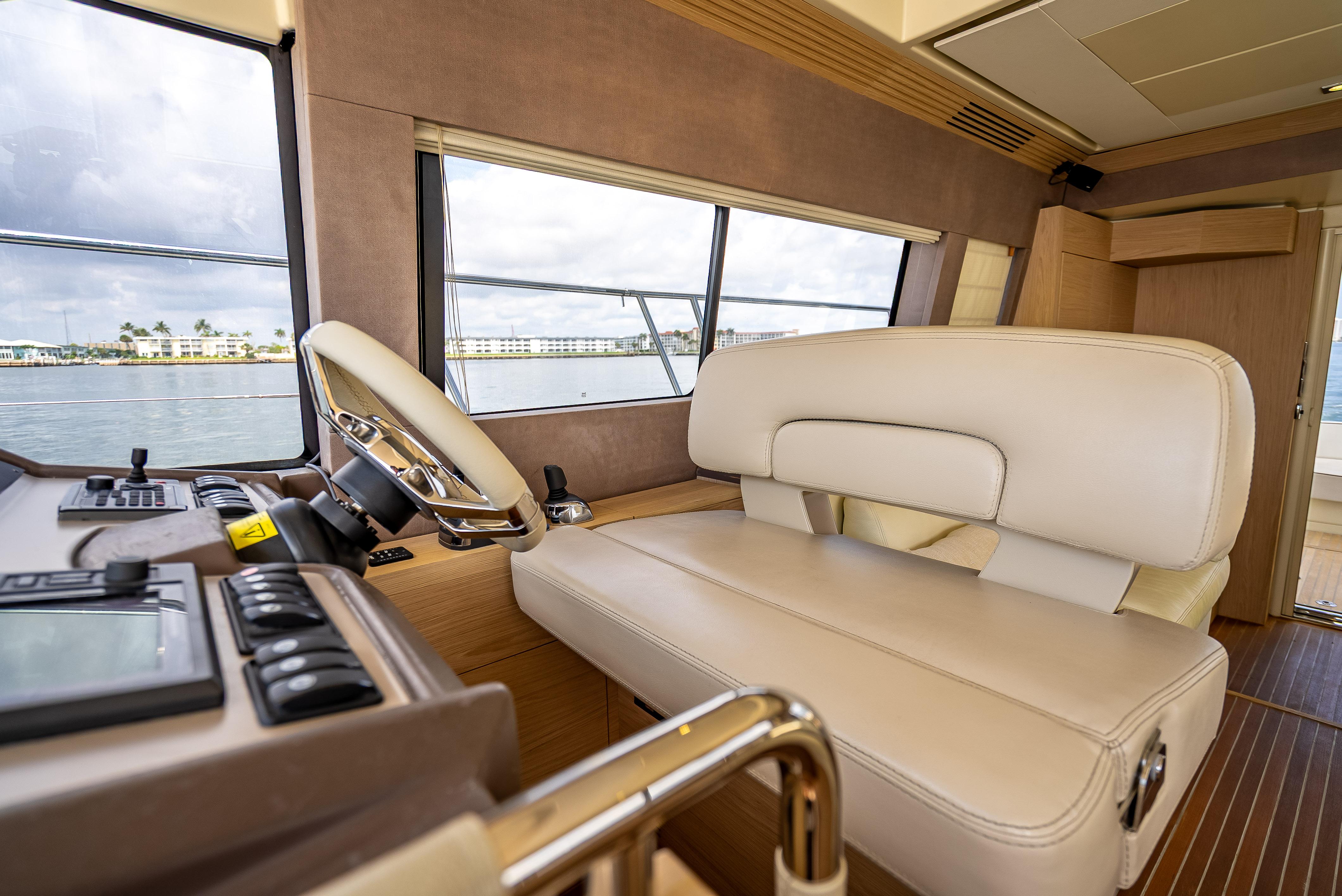 Yacht Photos Pics