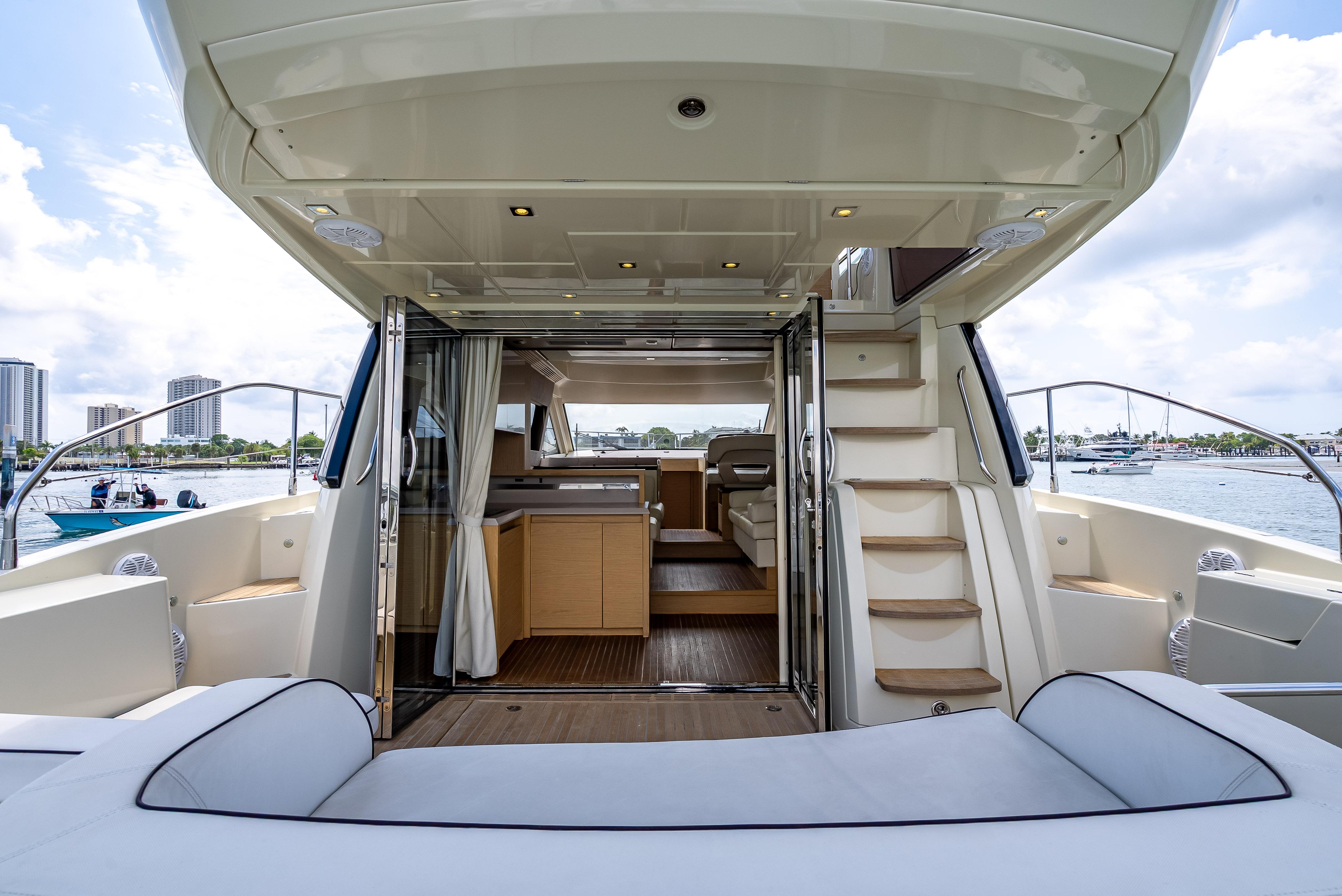 Yacht Photos Pics