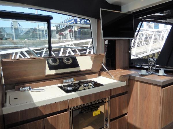 Sealine C390