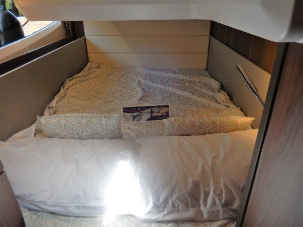 Sealine C390