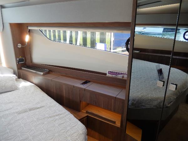 Sealine C390
