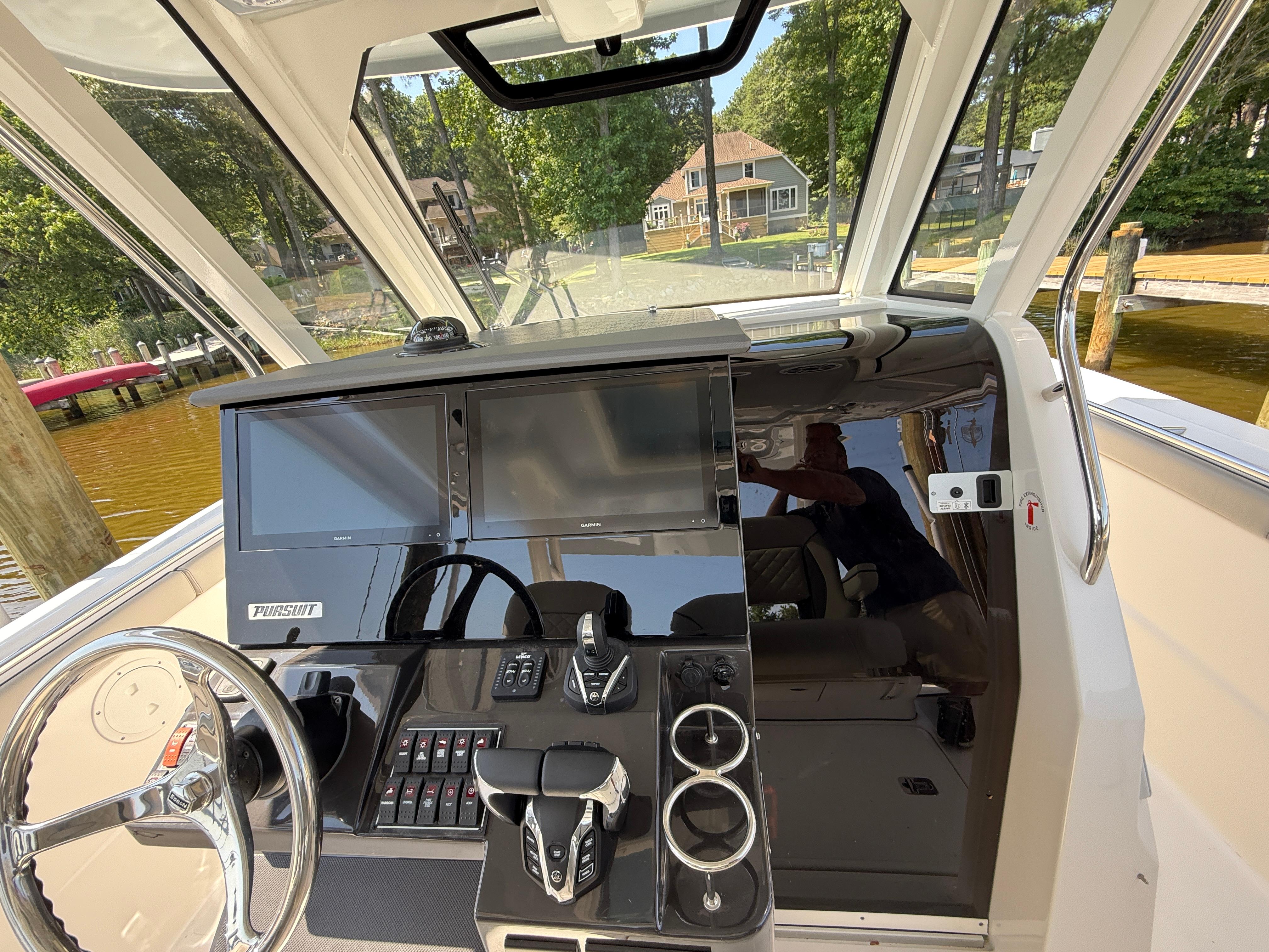 2024 Pursuit S 328 Sport-35