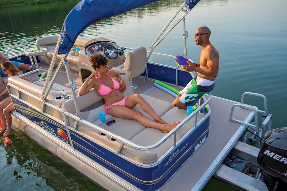 2014 Sun Tracker Party Barge 22 DLX-1