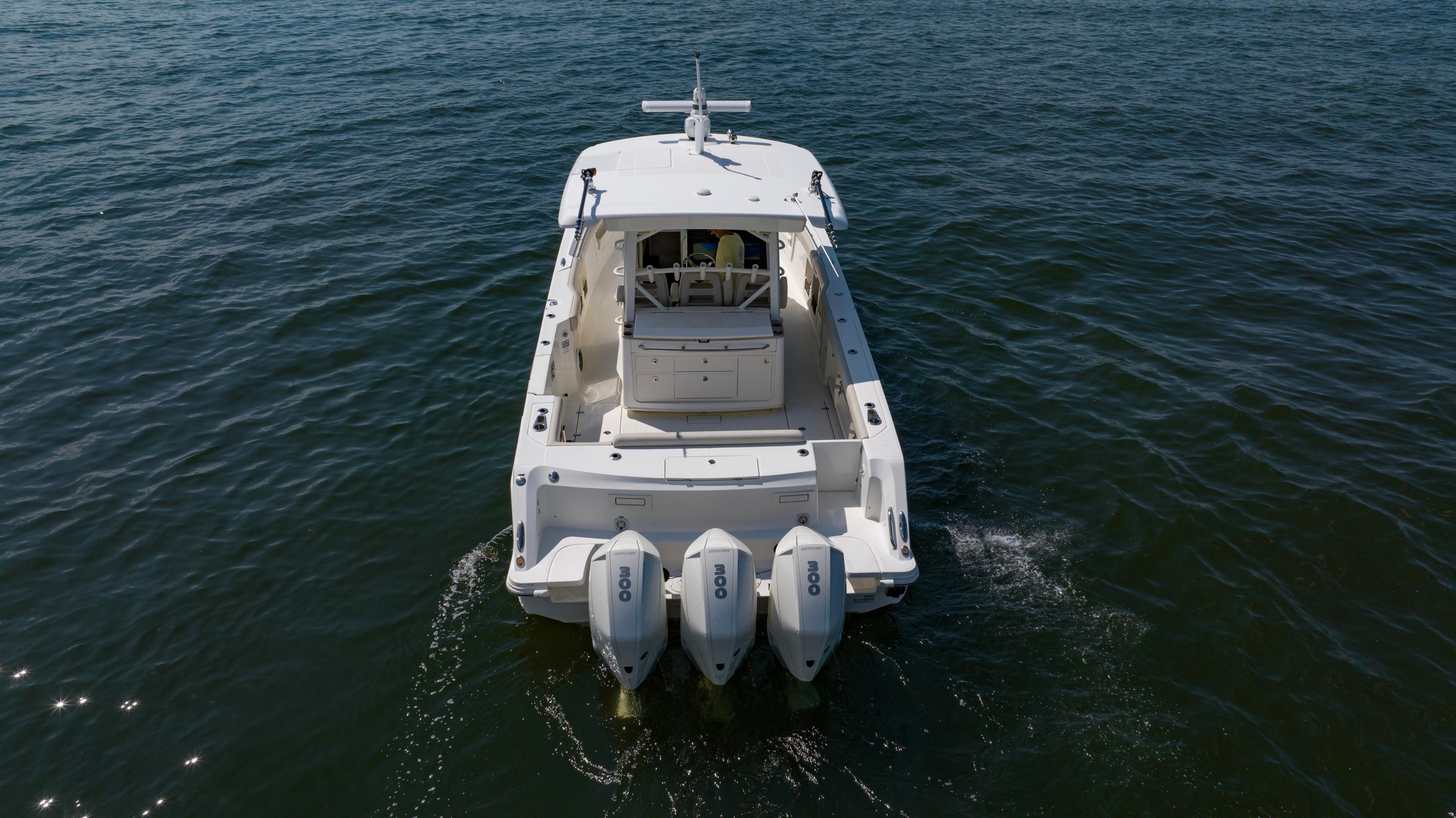 2021 Boston Whaler 380 Outrage