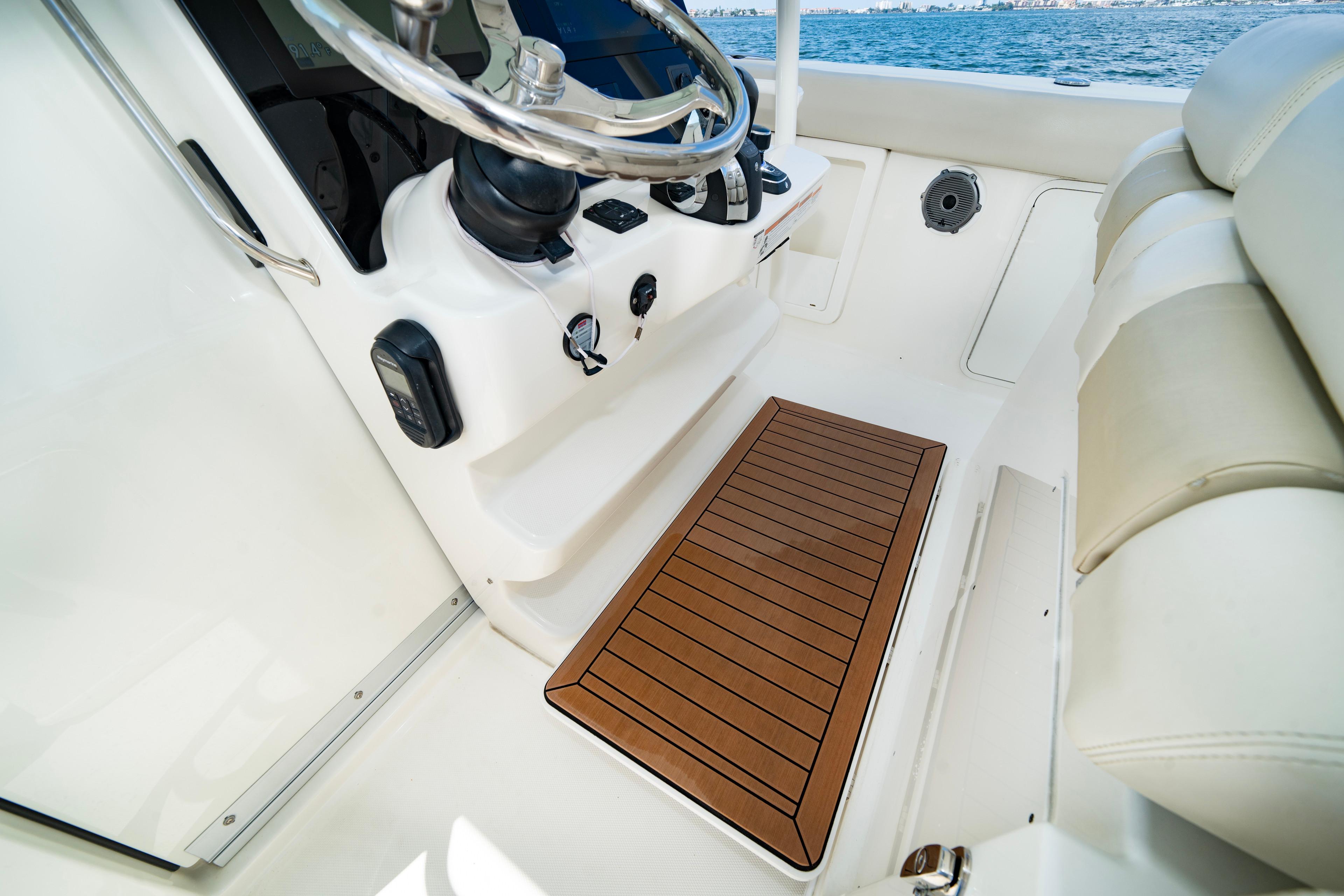 2021 Boston Whaler 380 Outrage