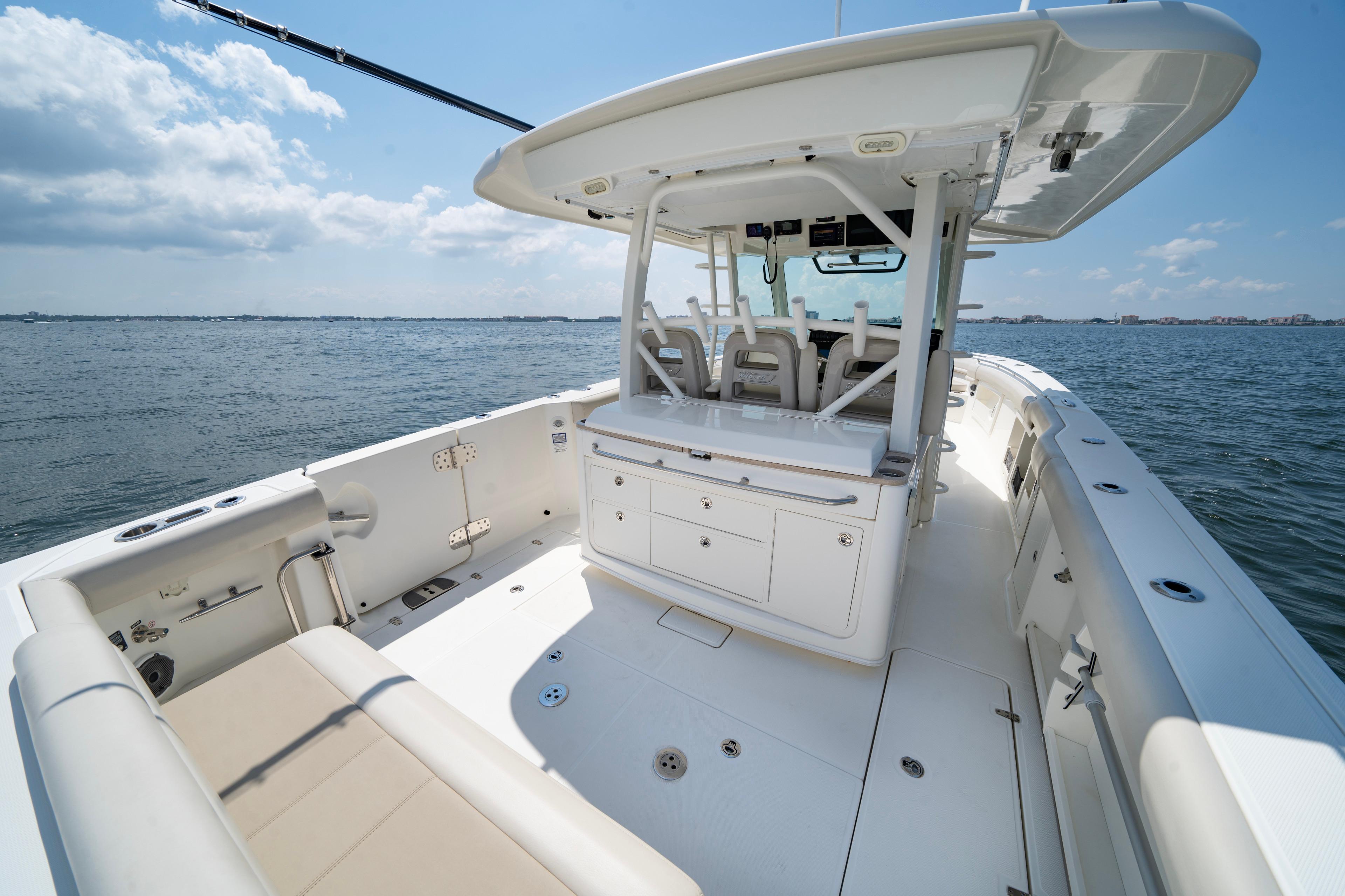 2021 Boston Whaler 380 Outrage