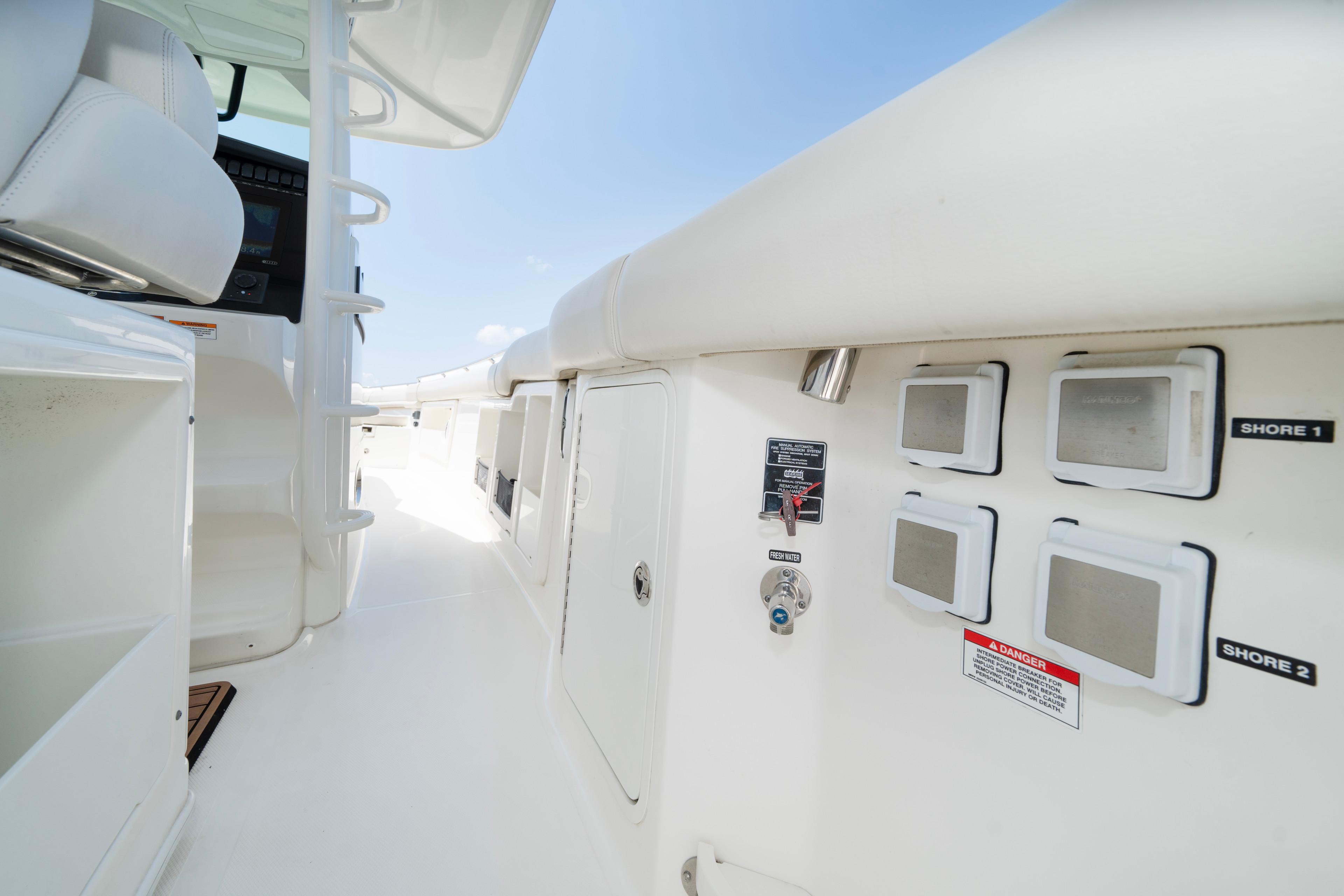 2021 Boston Whaler 380 Outrage