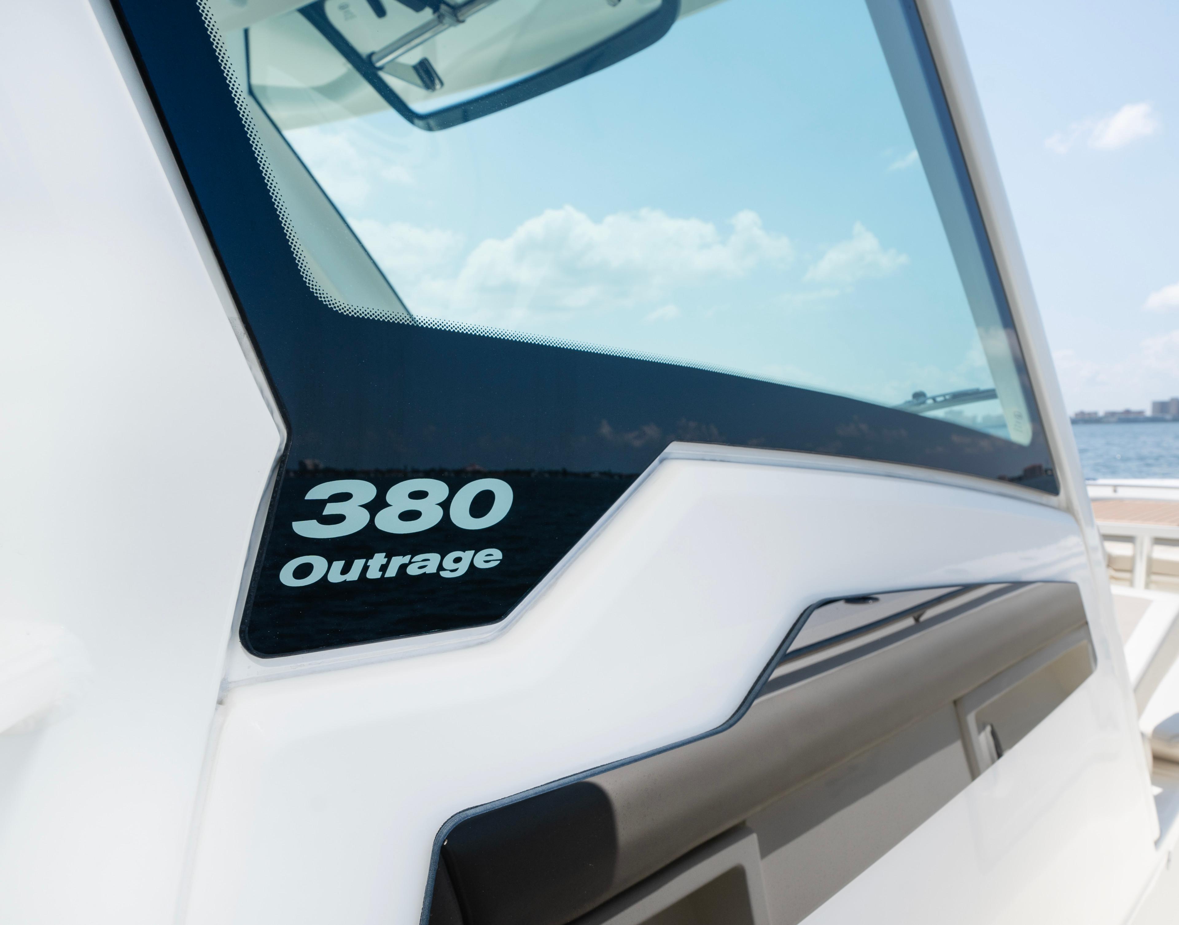 2021 Boston Whaler 380 Outrage