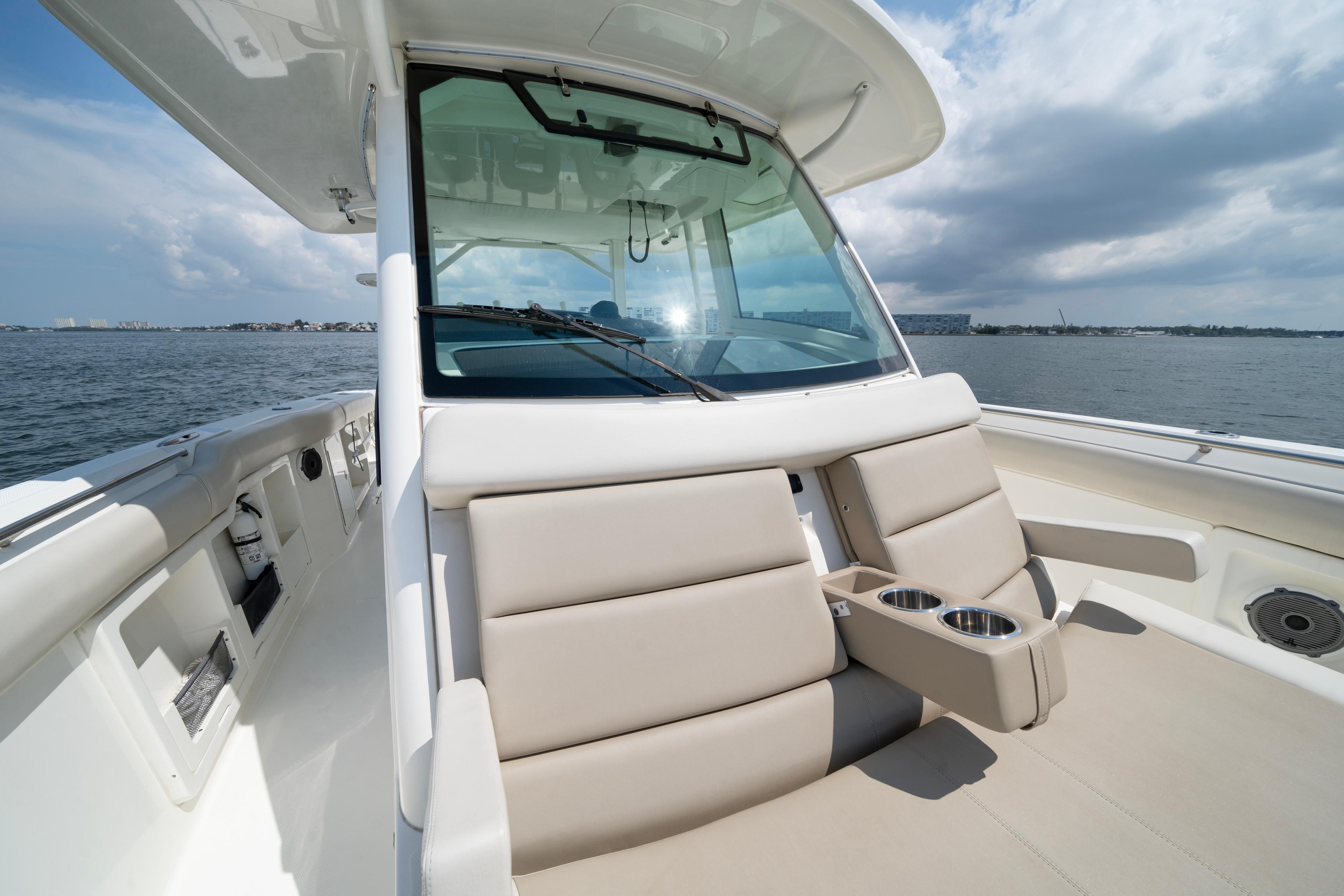 2021 Boston Whaler 380 Outrage