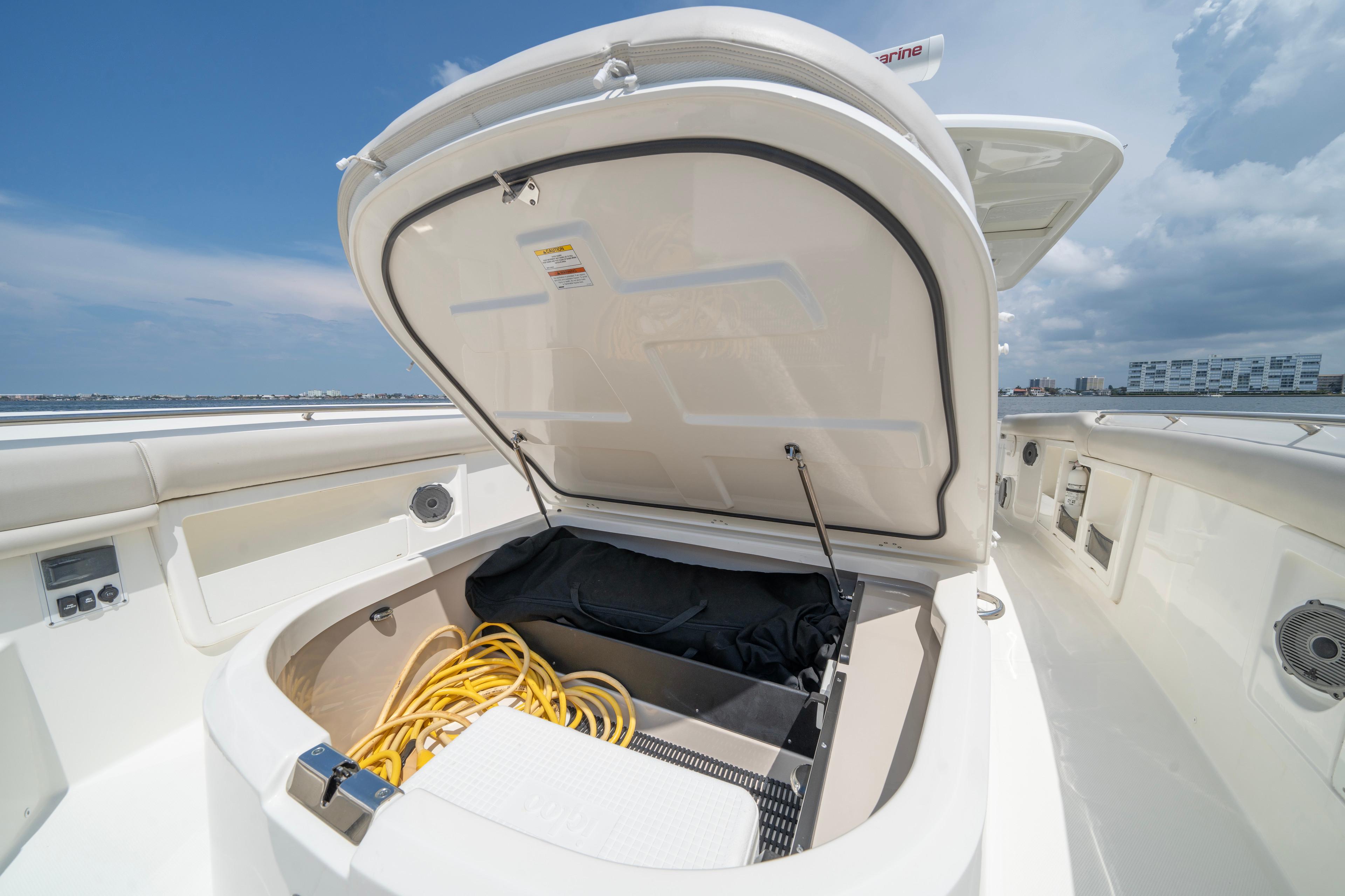 2021 Boston Whaler 380 Outrage