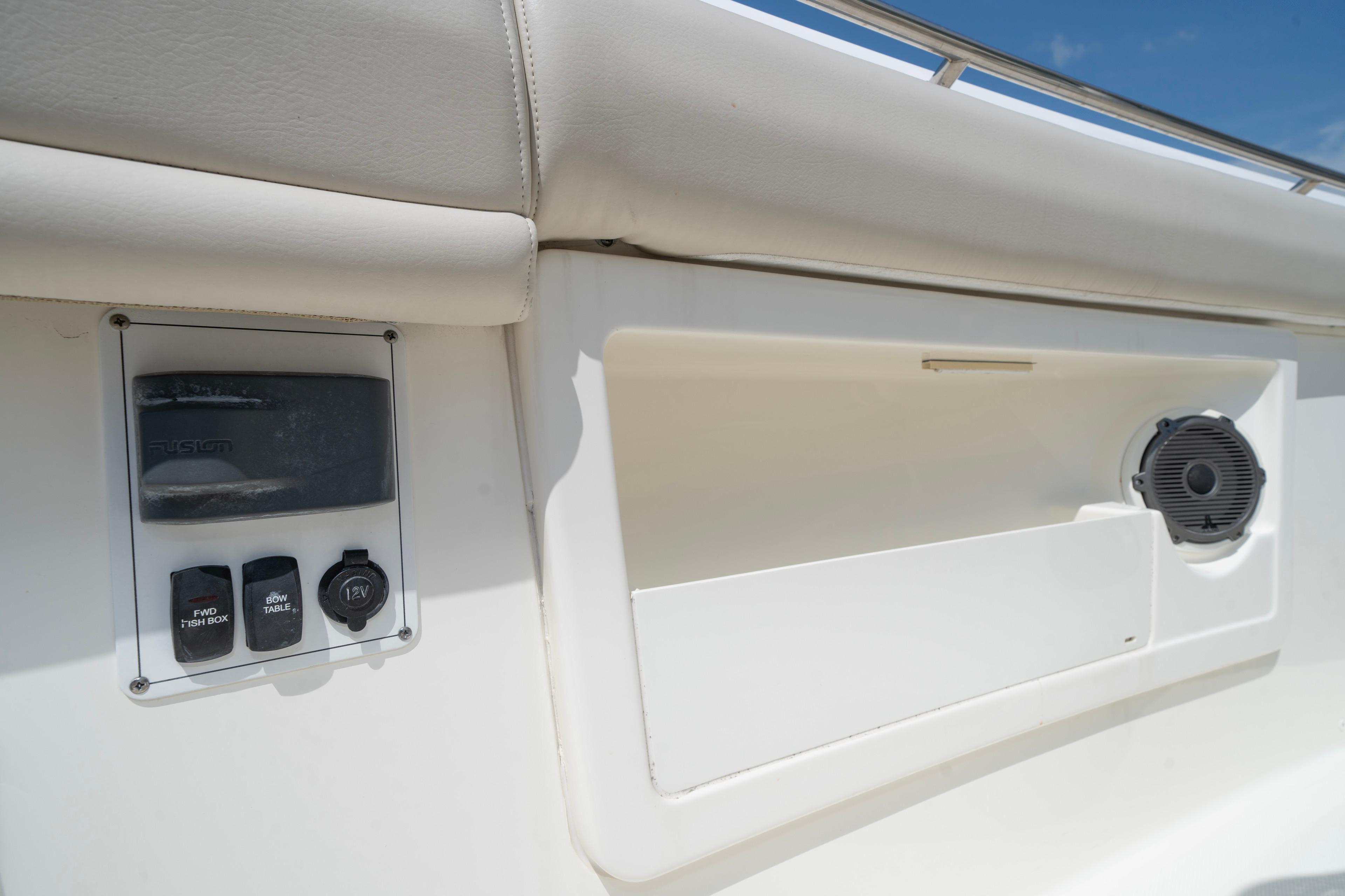 2021 Boston Whaler 380 Outrage