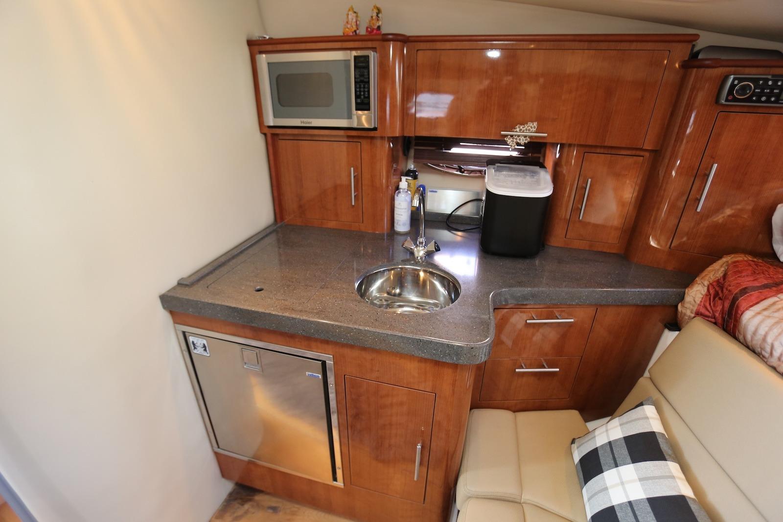 CT 10469 TL Knot 10 Yacht Sales CT 10469 TL Knot 10 Yacht Sales