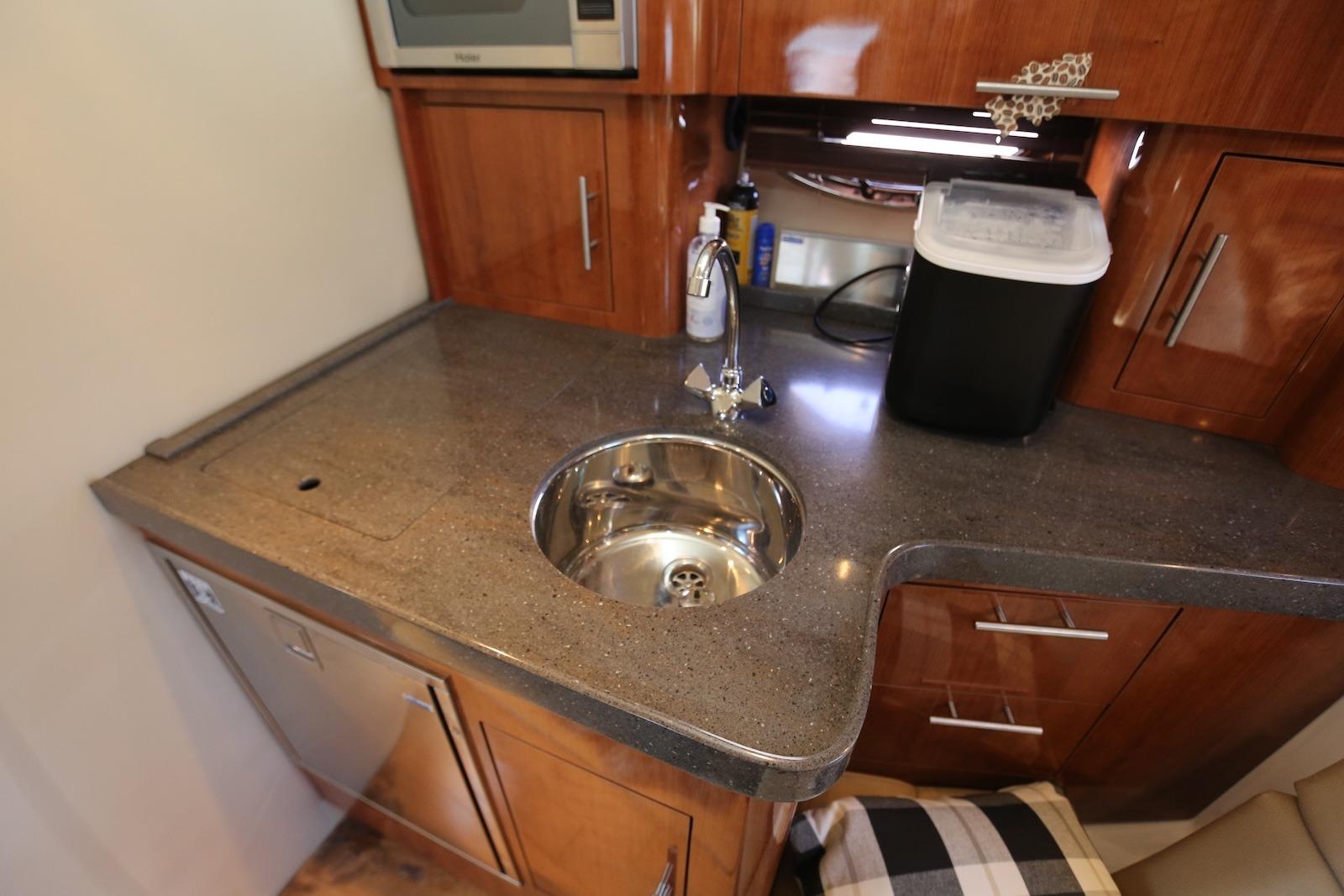 CT 10469 TL Knot 10 Yacht Sales CT 10469 TL Knot 10 Yacht Sales