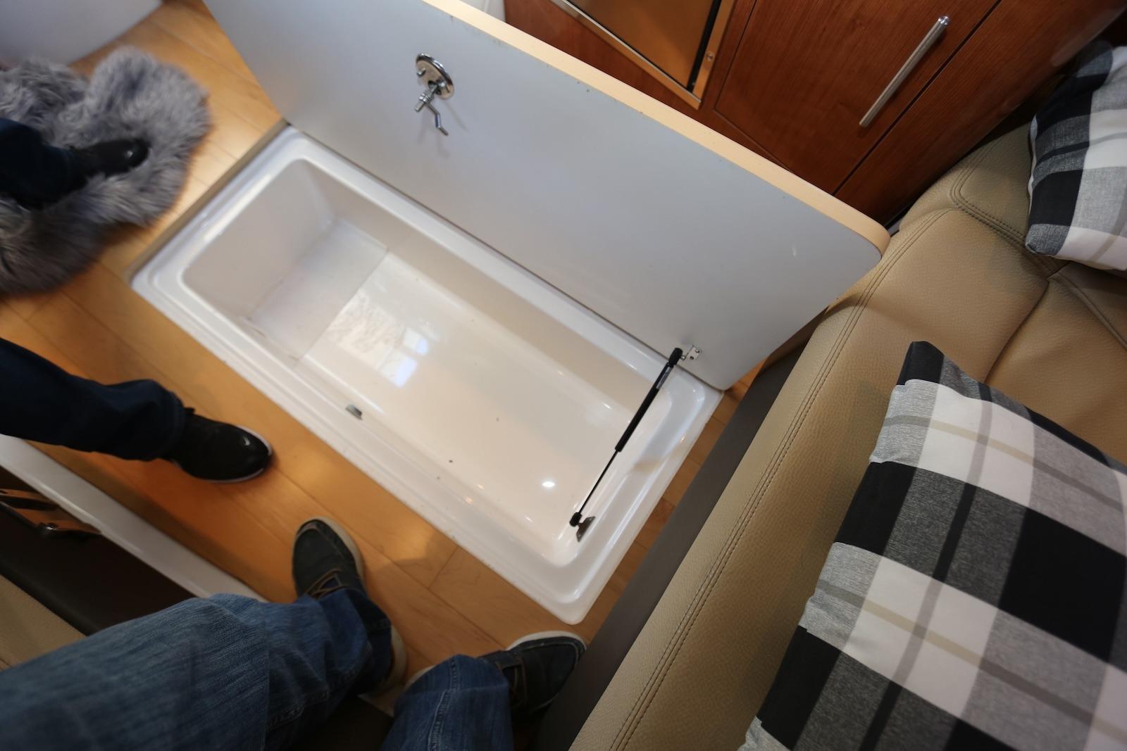 CT 10469 TL Knot 10 Yacht Sales CT 10469 TL Knot 10 Yacht Sales