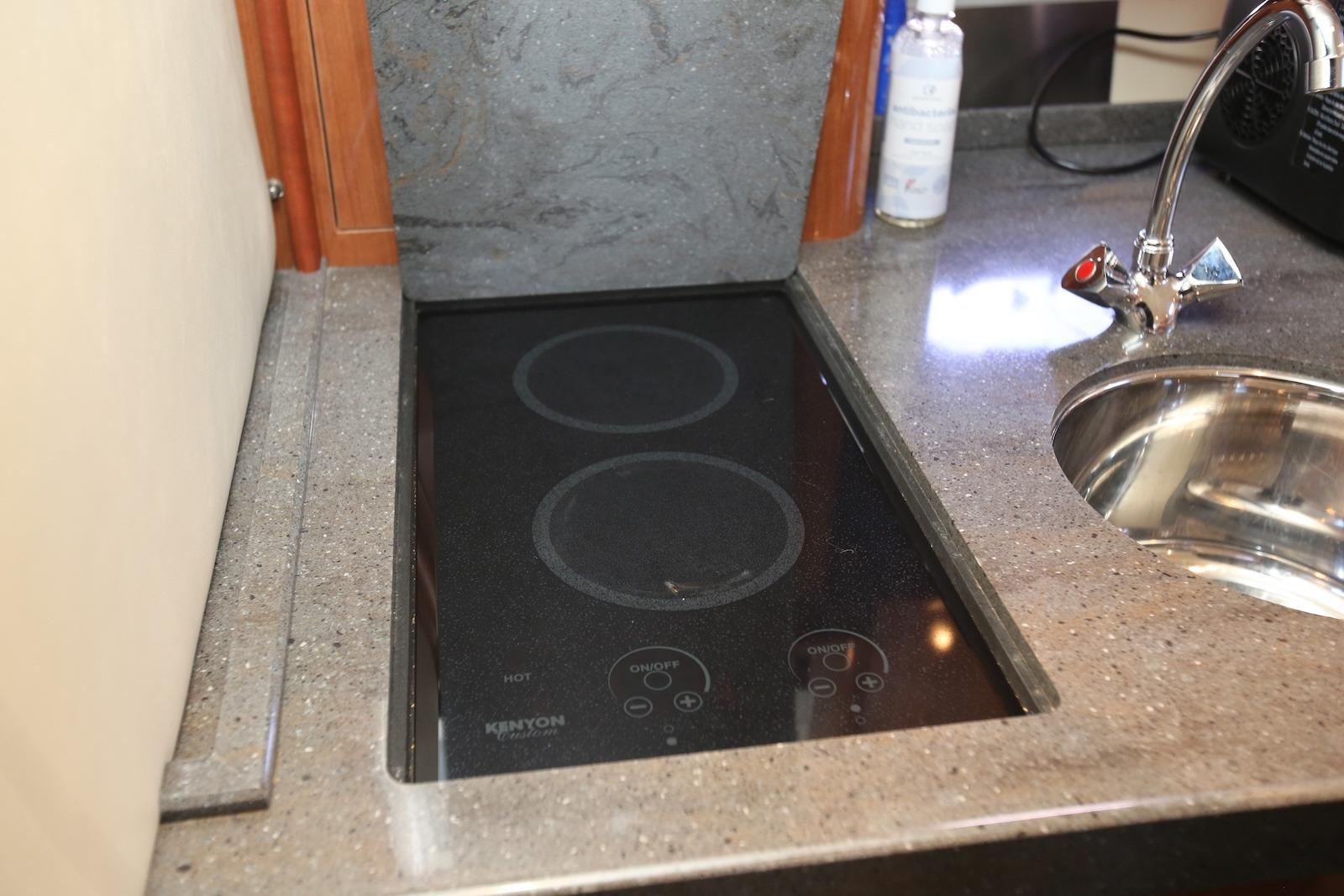 CT 10469 TL Knot 10 Yacht Sales CT 10469 TL Knot 10 Yacht Sales