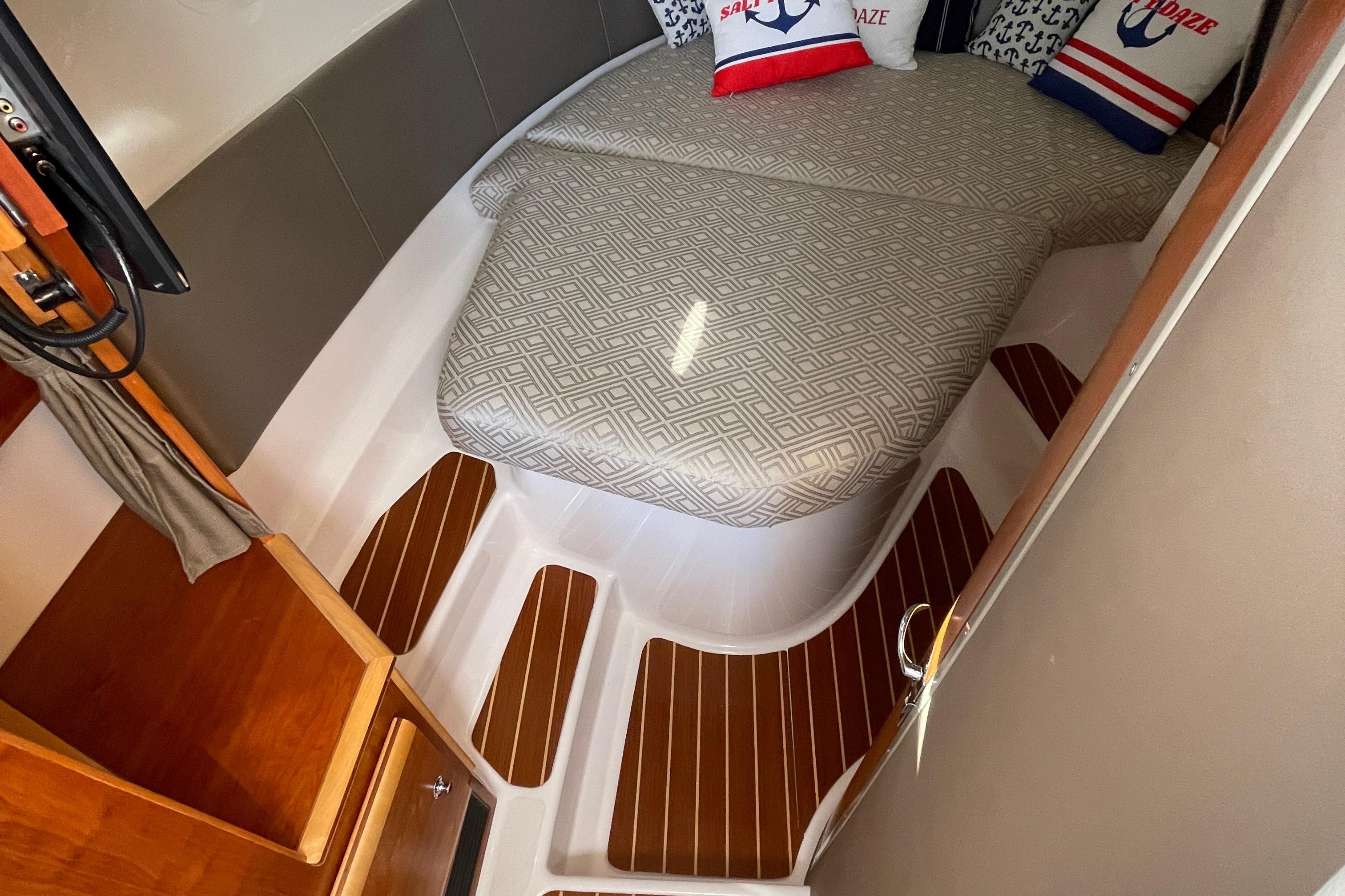 Cutwater-C-302 Coupe 2019 -FL-US-9723833 | Thumbnail