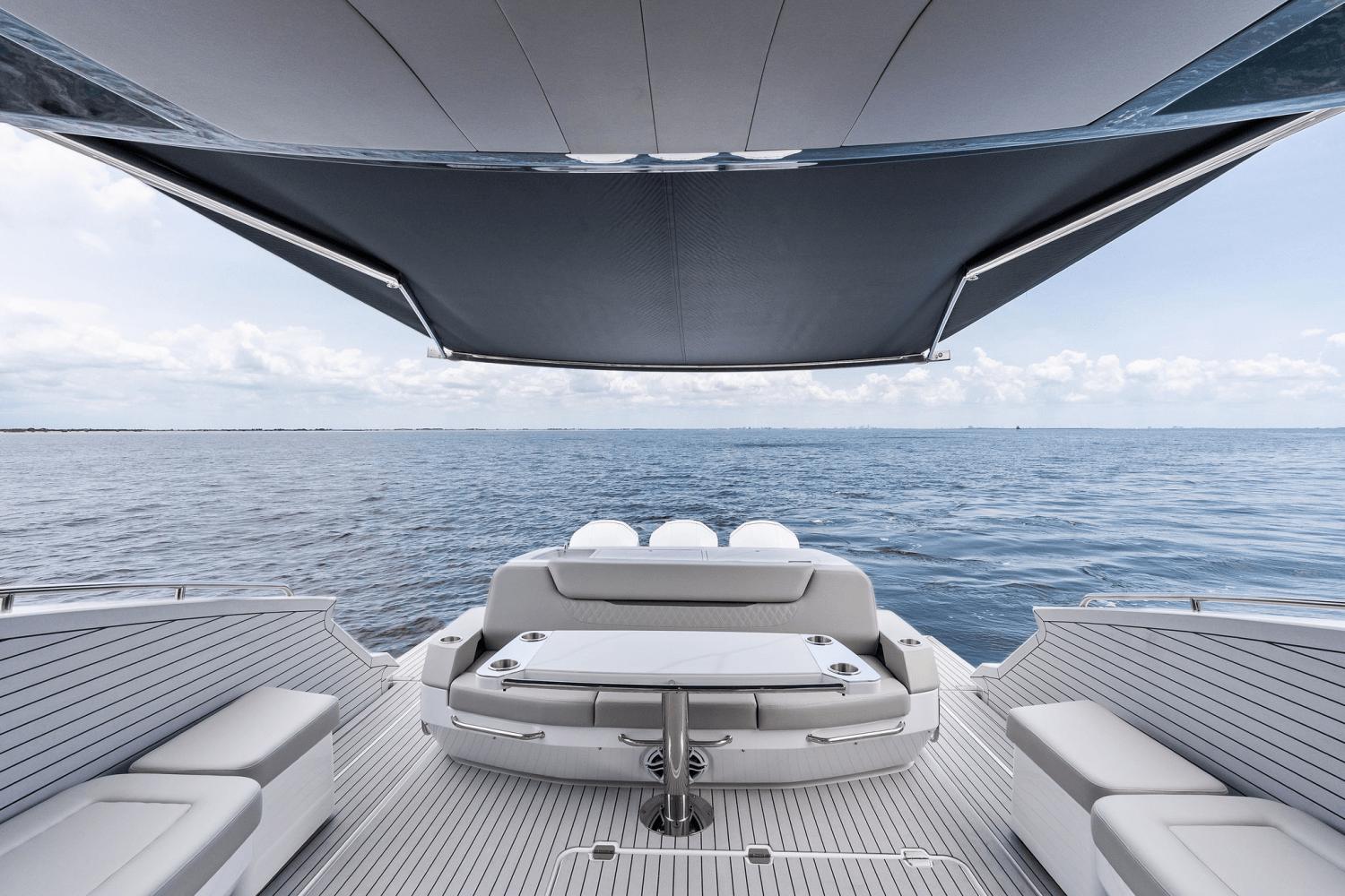2025-cruisers-yachts-50-gls-outboard-power-9723014-978112238-0-120520250635-81