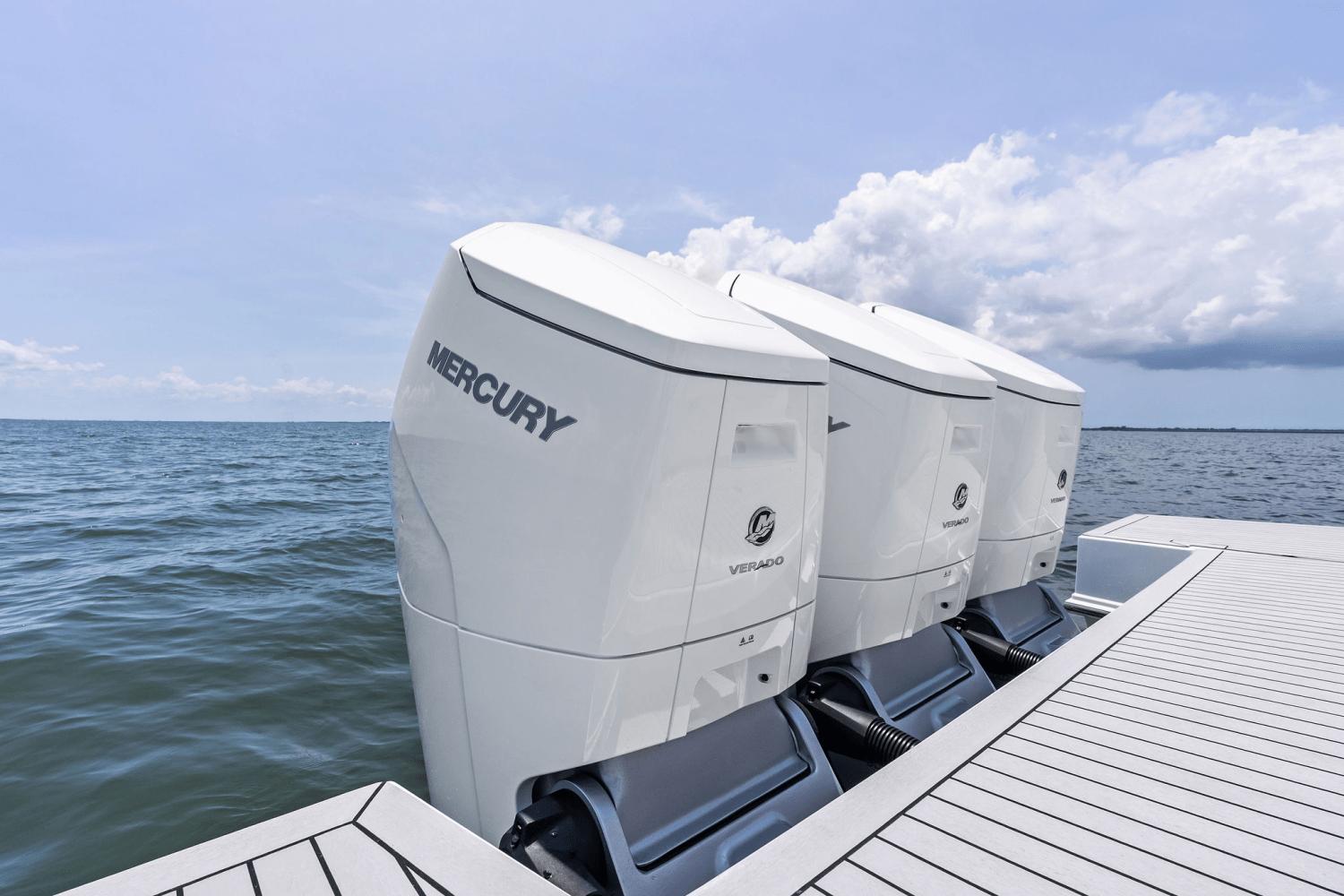 2025-cruisers-yachts-50-gls-outboard-power-9723014-978112260-0-120520250634-32
