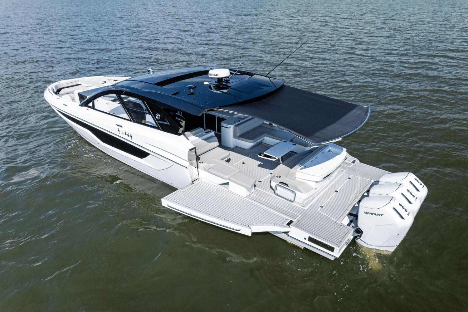 2025-cruisers-yachts-50-gls-outboard-power-9723014-978112265-0-120520250634-14