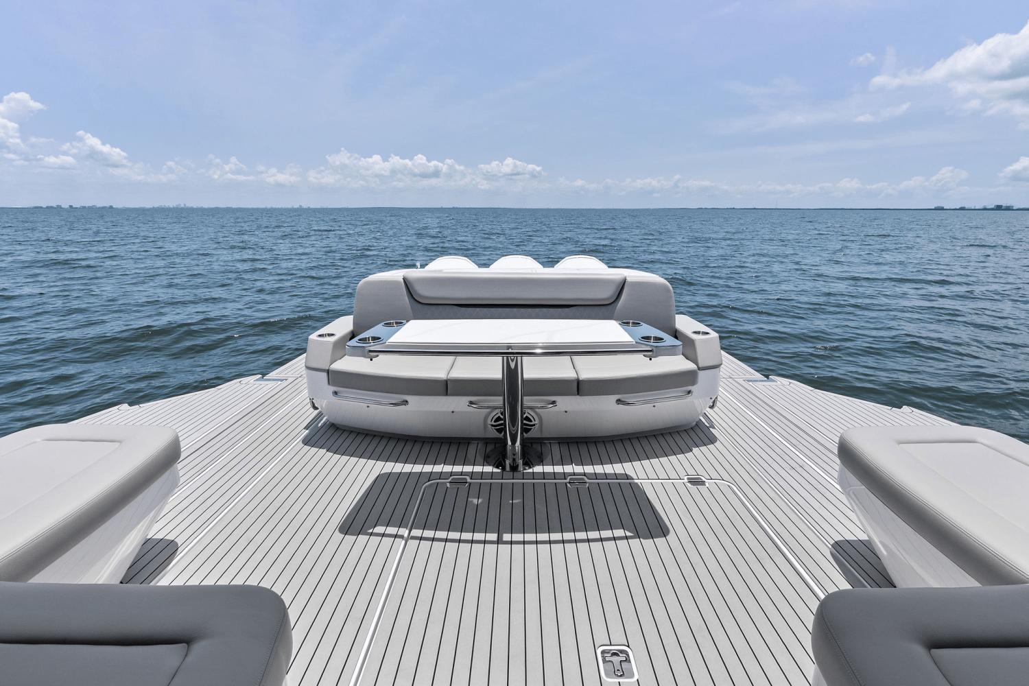 2025-cruisers-yachts-50-gls-outboard-power-9723014-978112274-0-120520250634-24