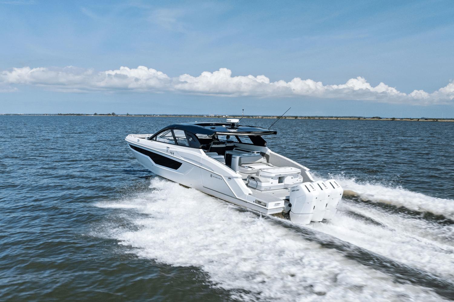 2025-cruisers-yachts-50-gls-outboard-power-9723014-978112278-0-120520250634-20