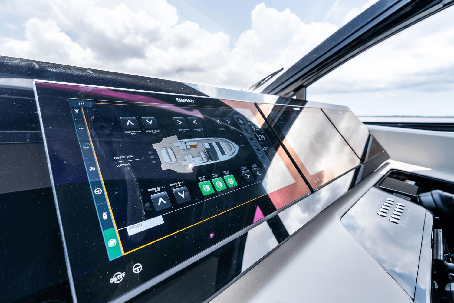 2025-cruisers-yachts-50-gls-outboard-power-9723014-978112291-0-120520250635-61