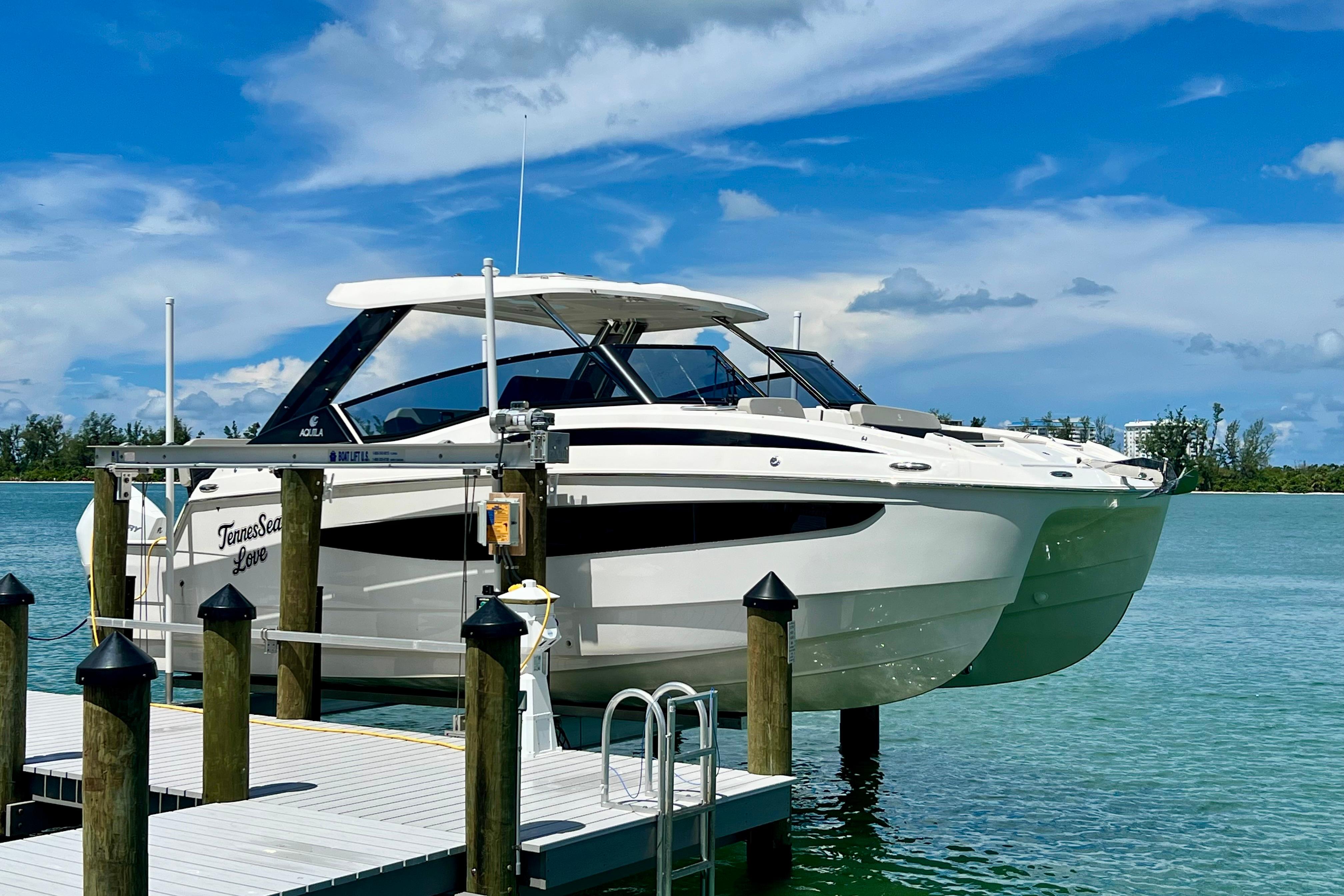 2025 Aquila 32 Sport