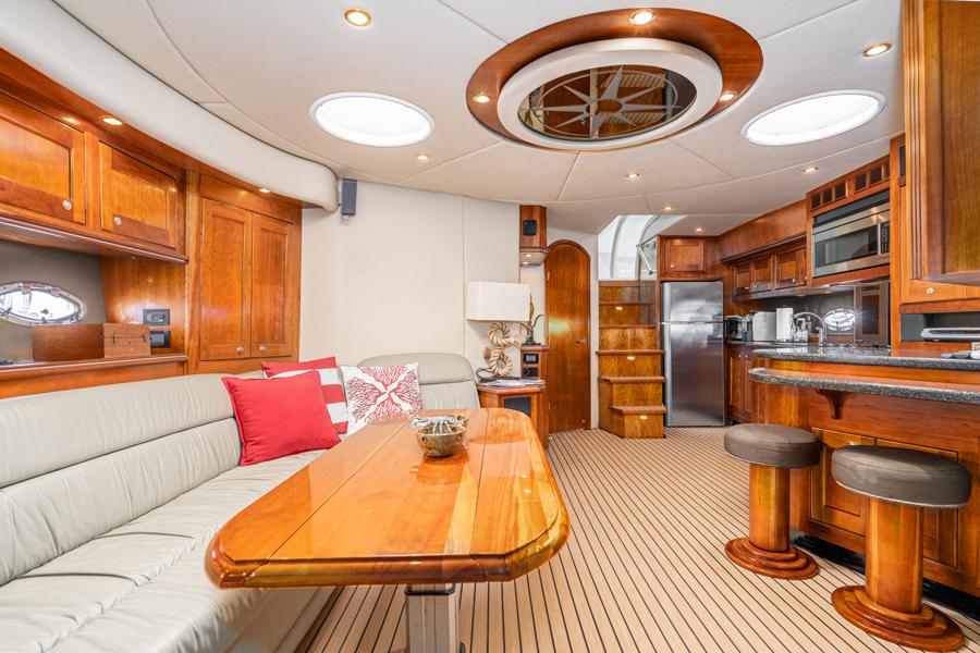 54′ Cruisers Yachts 2005 Yacht for Sale