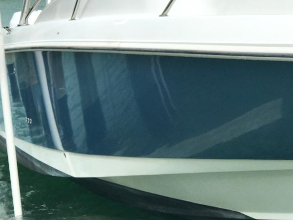 32' Boston Whaler, Listing Number 100914274, - Photo No. 5