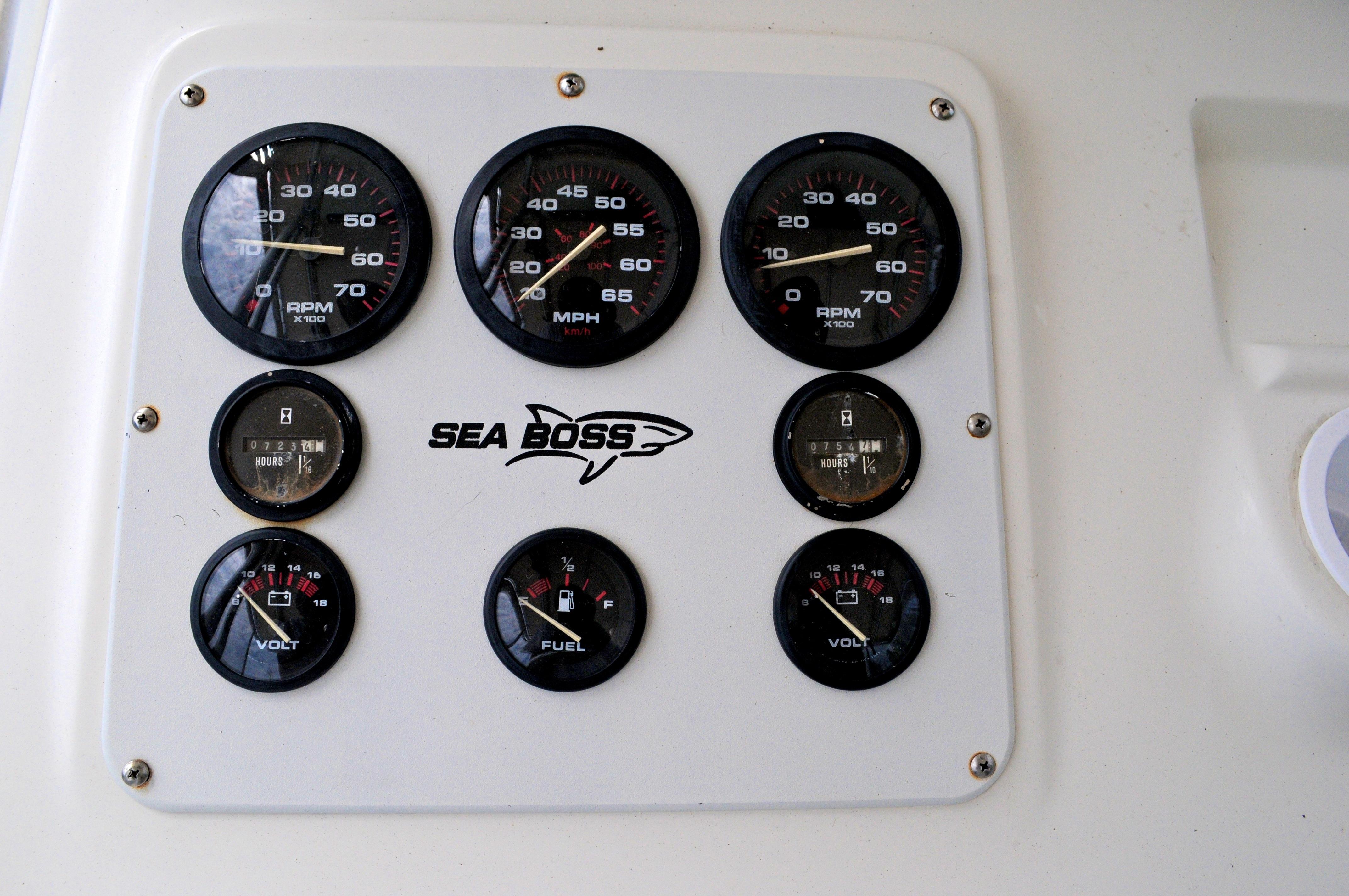 2005 Sea Boss 255 Center Console