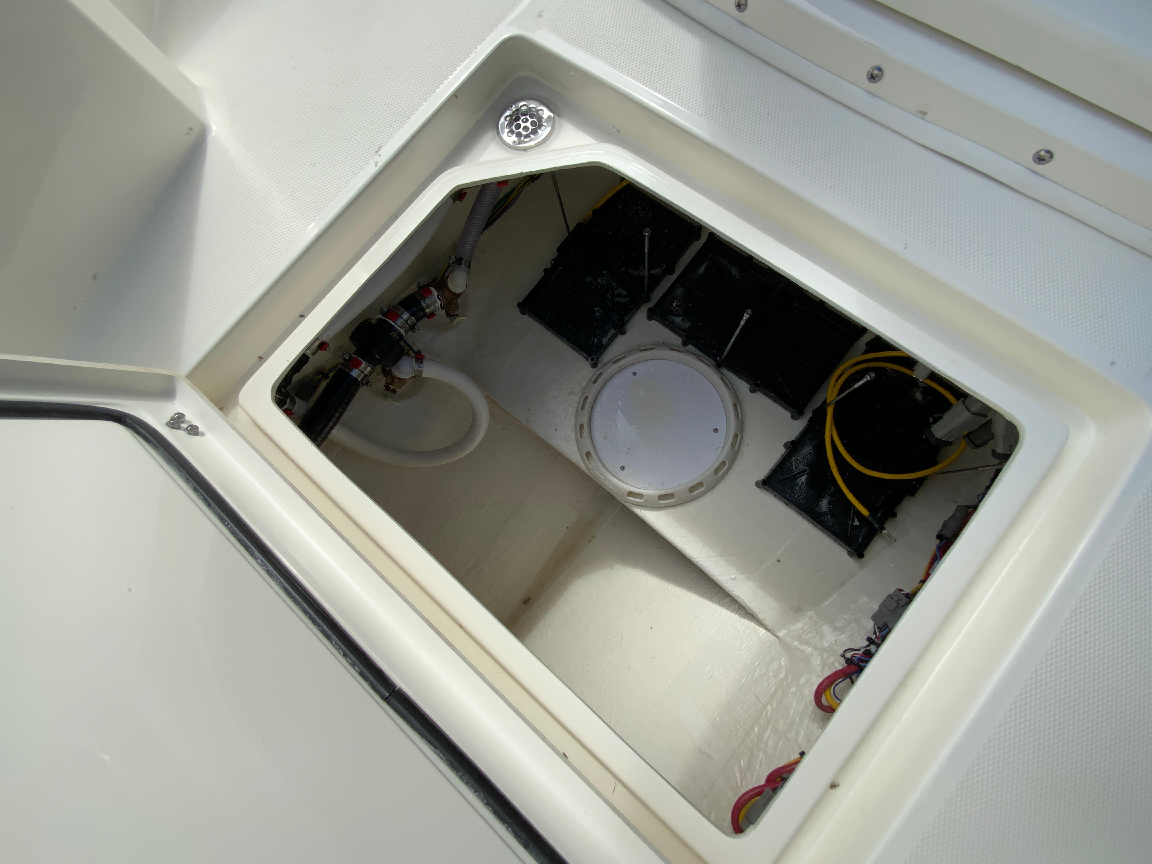 2025 Cobia 265 Center Console Open-40