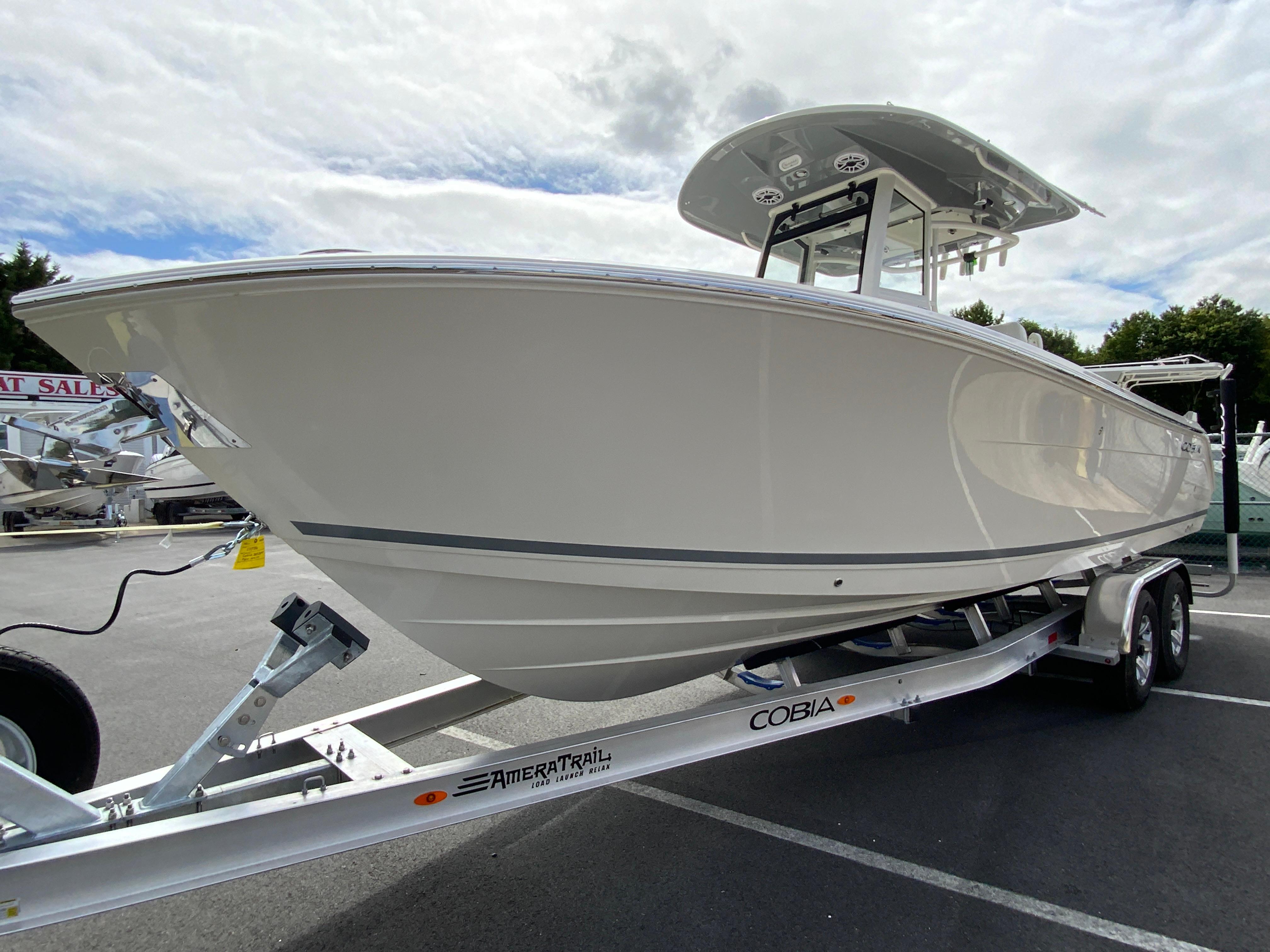 2025 Cobia 265 Center Console Open-5