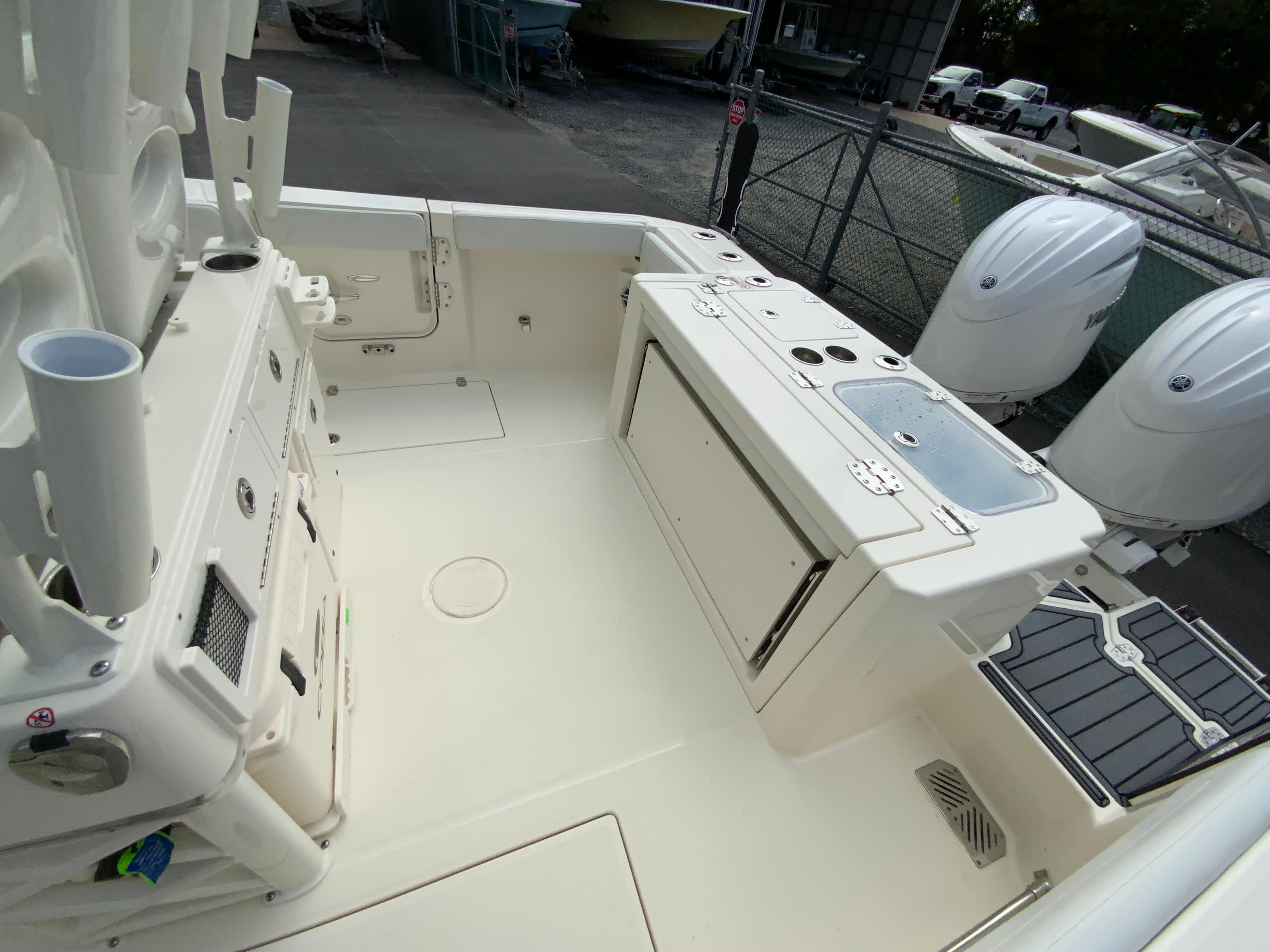 2025 Cobia 265 Center Console Open-15