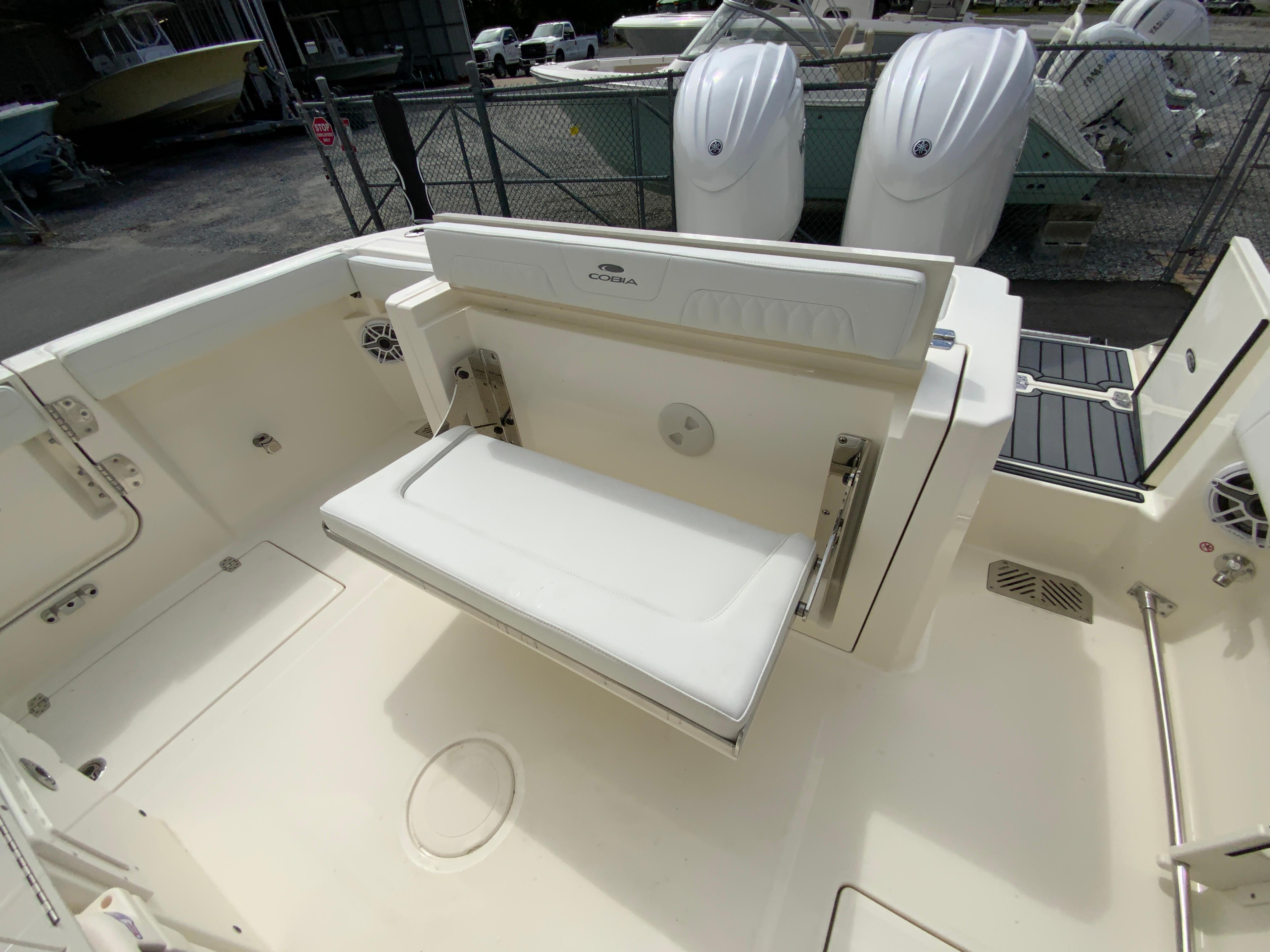 2025 Cobia 265 Center Console Open-16