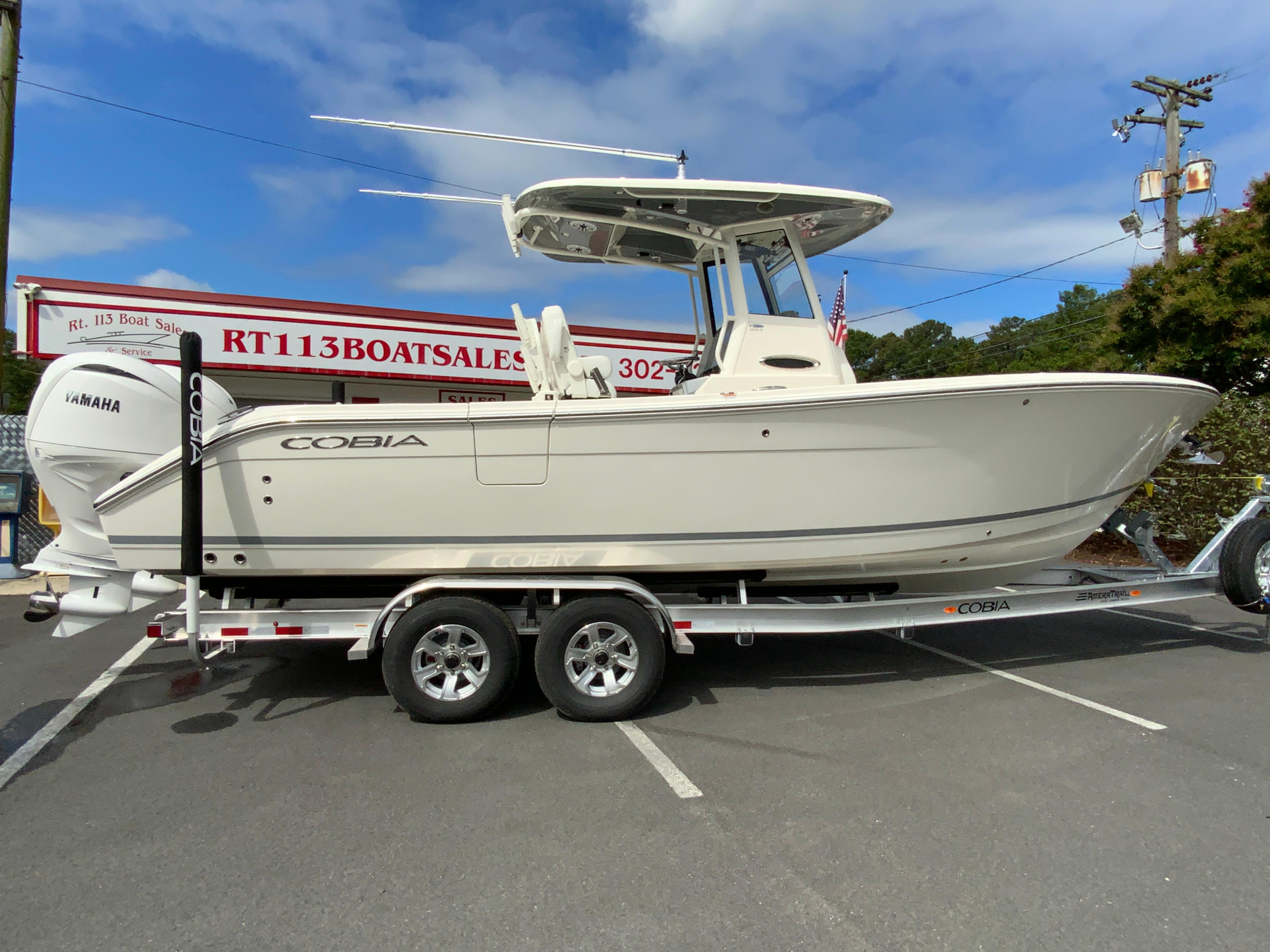 2025 Cobia 265 Center Console Open