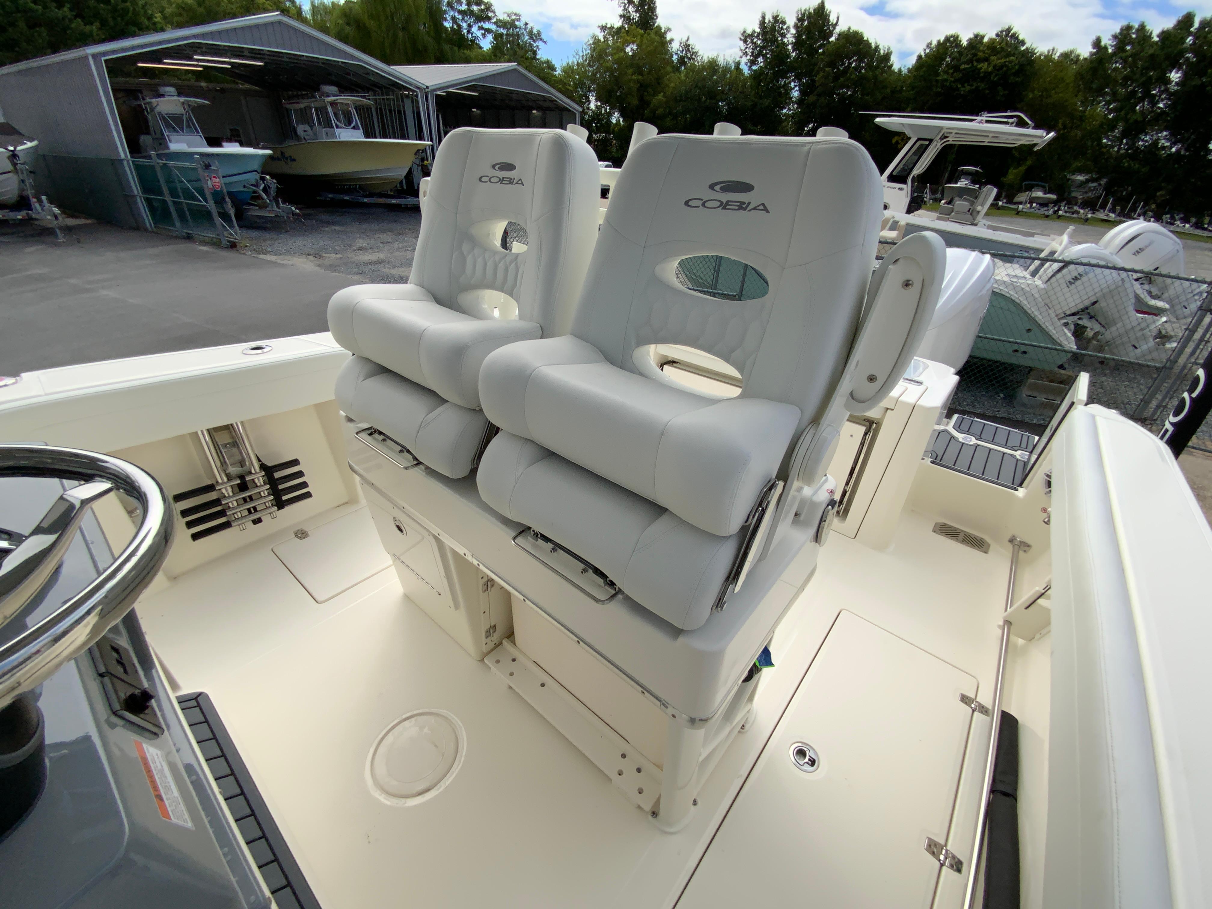 2025 Cobia 265 Center Console Open-13