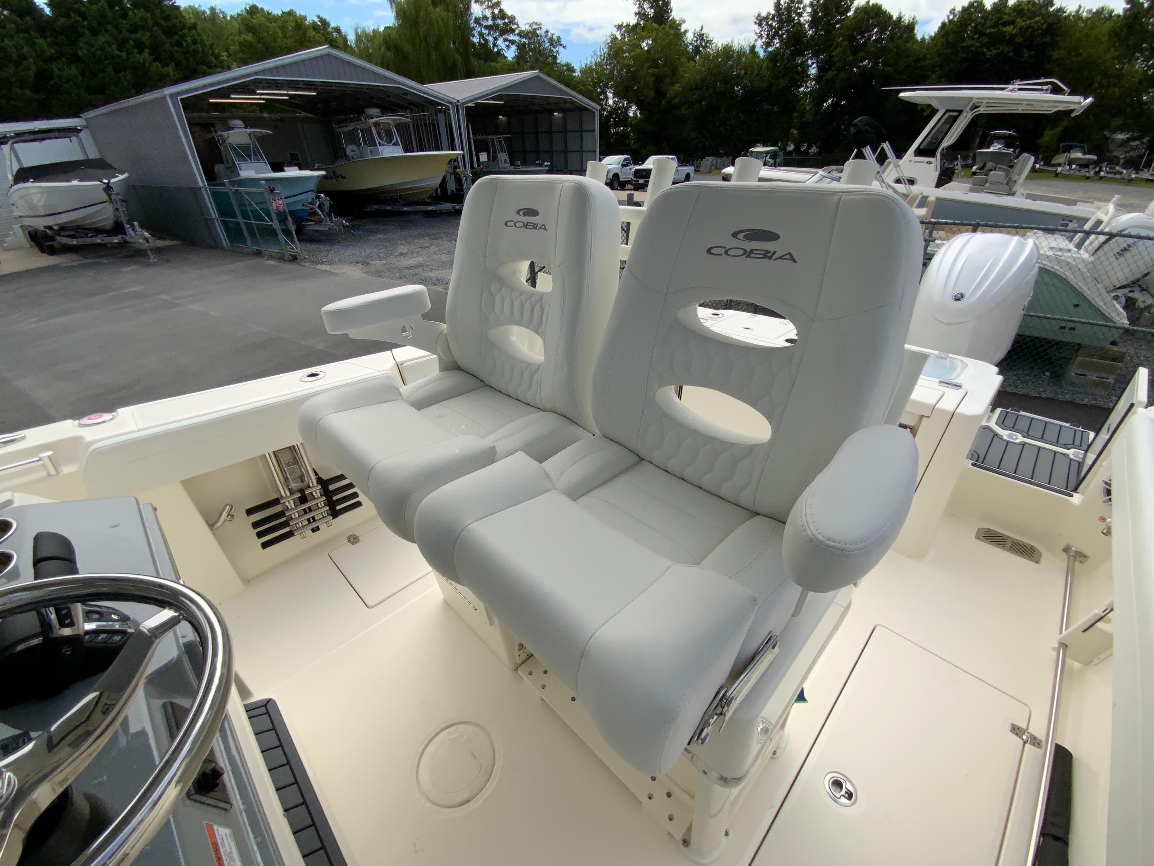 2025 Cobia 265 Center Console Open-14