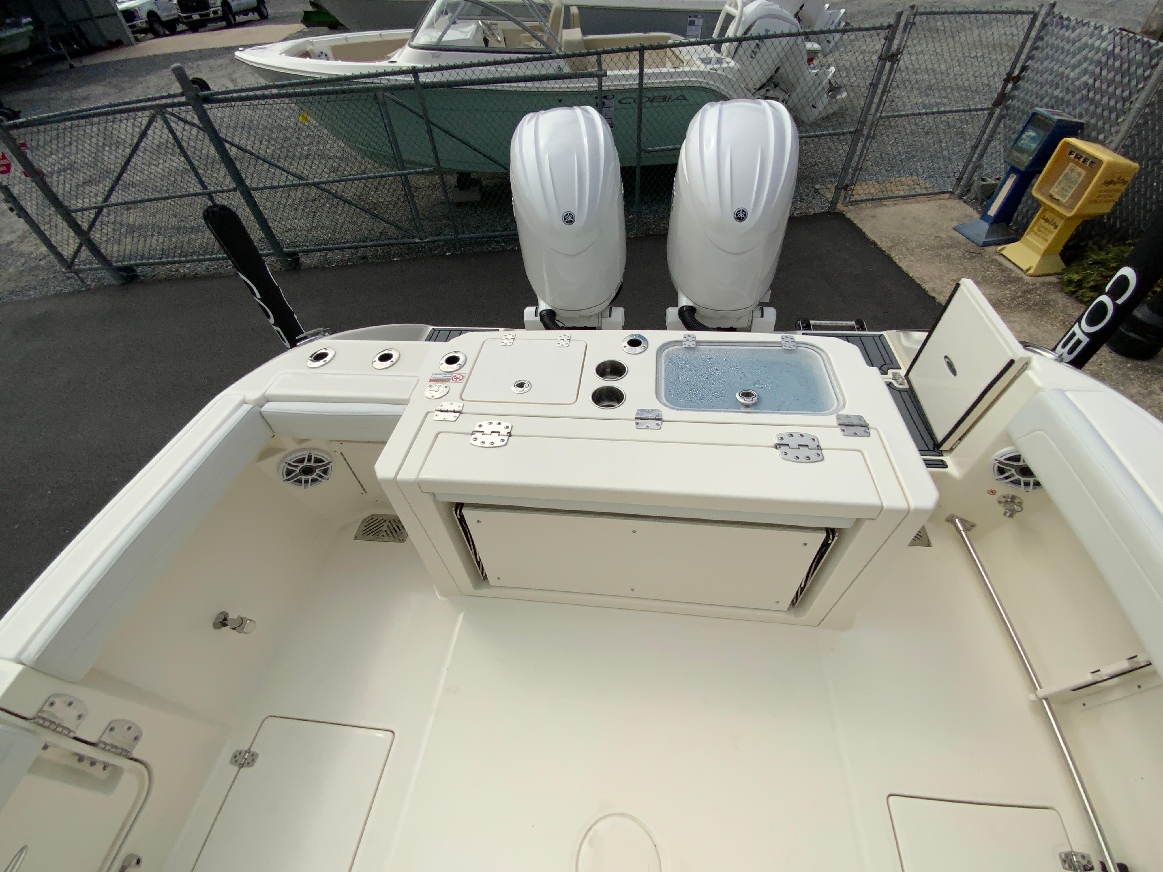 2025 Cobia 265 Center Console Open-17