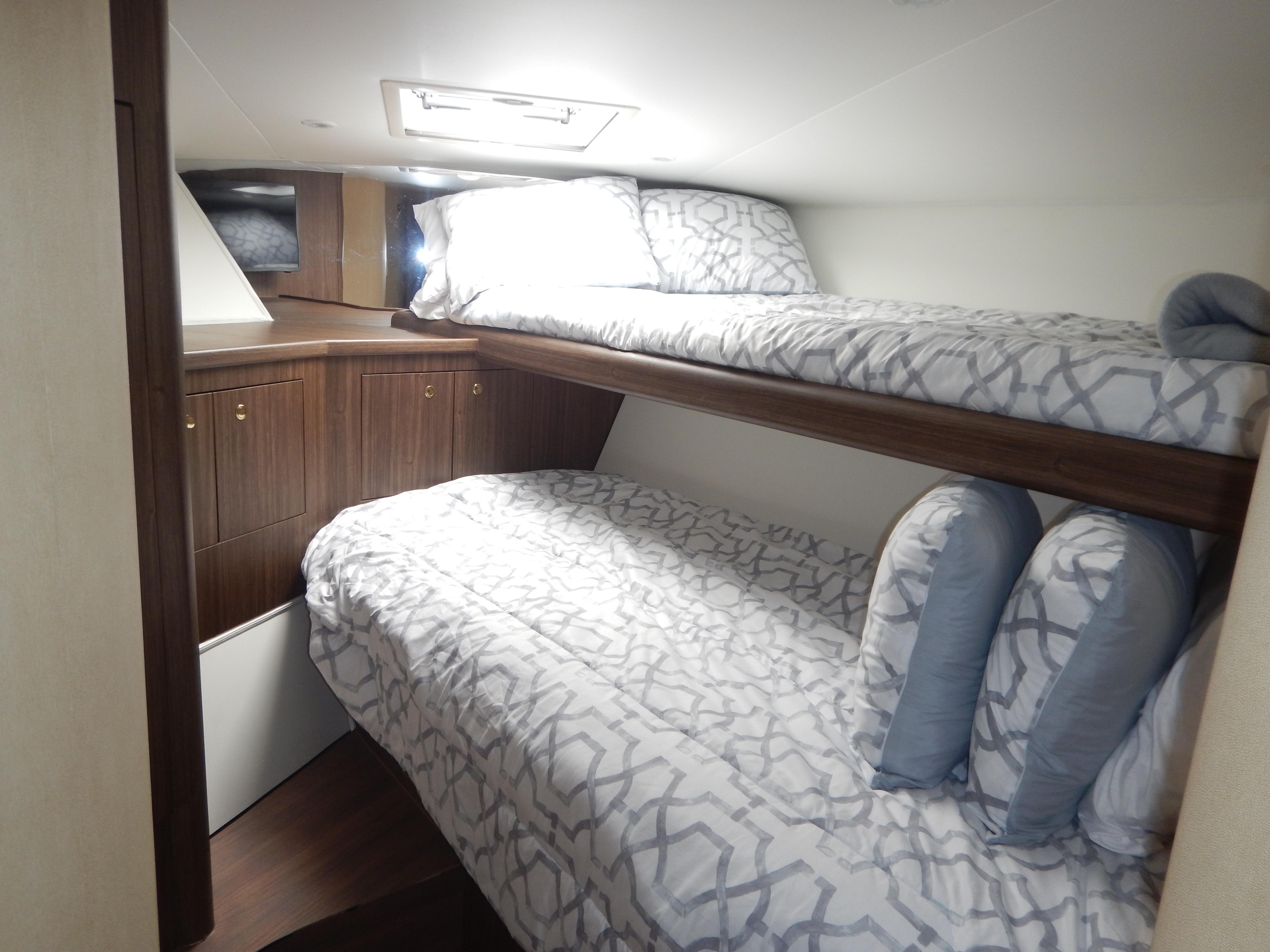 Viking 52 VALENTINA - Stateroom with over/under bunks