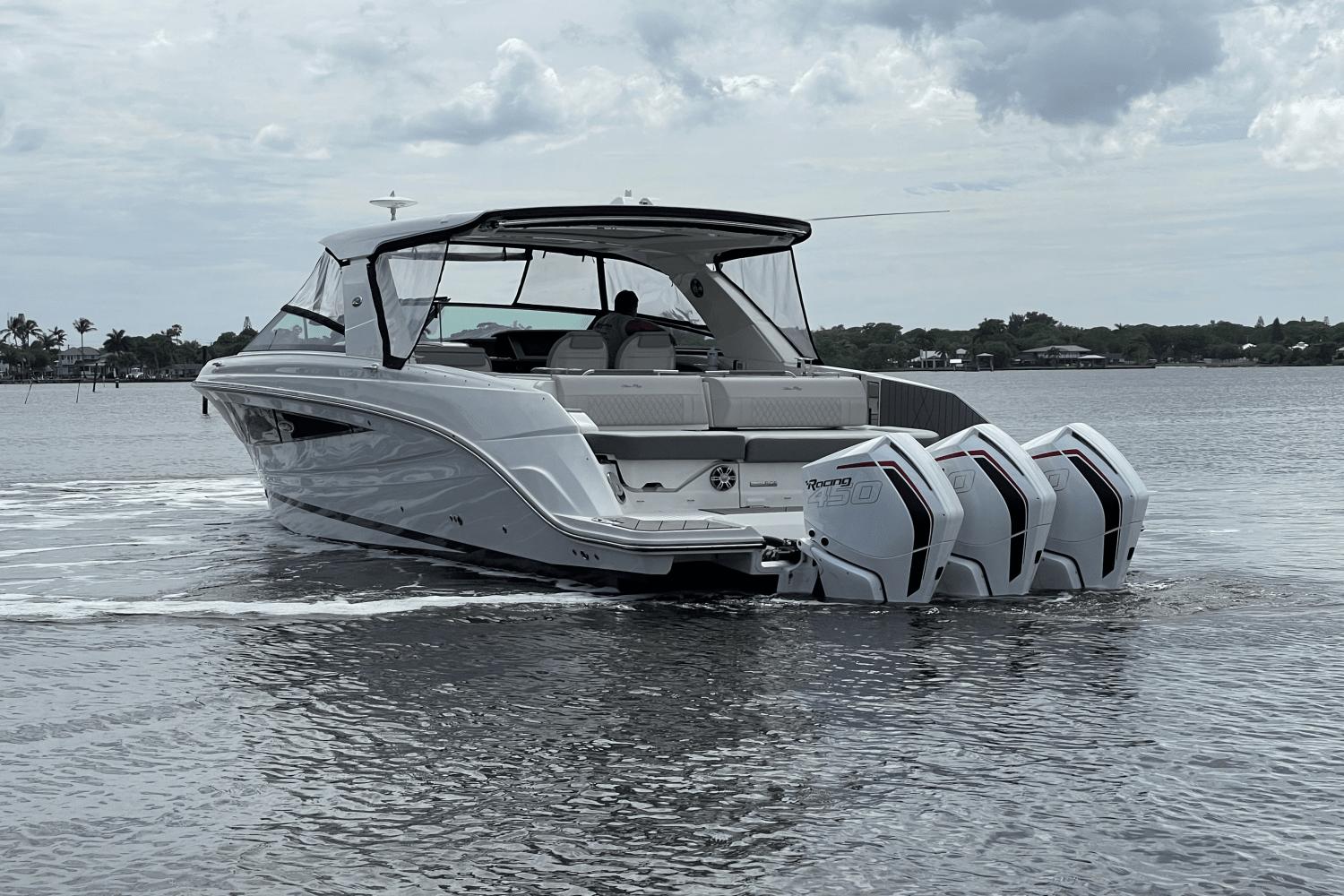 2023 Sea Ray 400 slx ob