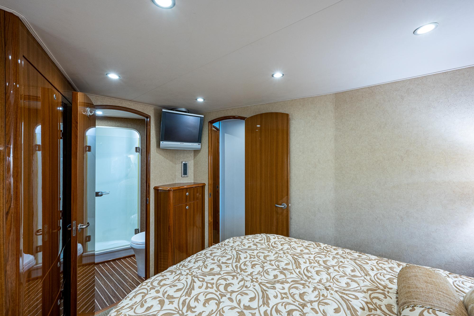 Viking 54 Off Ice-Master Stateroom