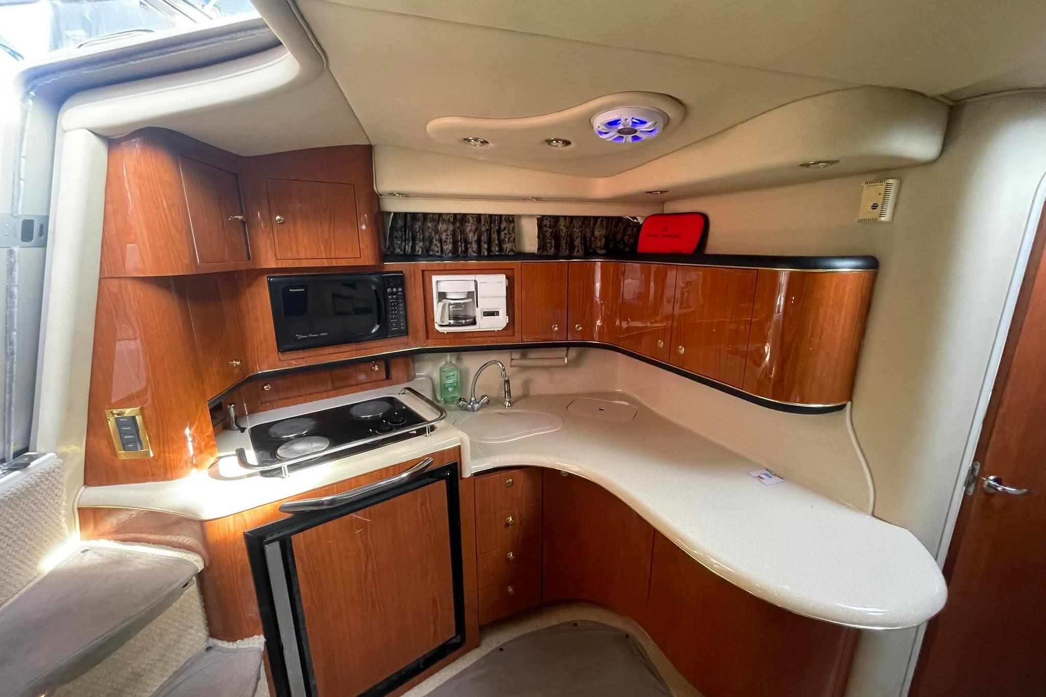 M 10530 RD Knot 10 Yacht Sales M 10530 RD Knot 10 Yacht Sales