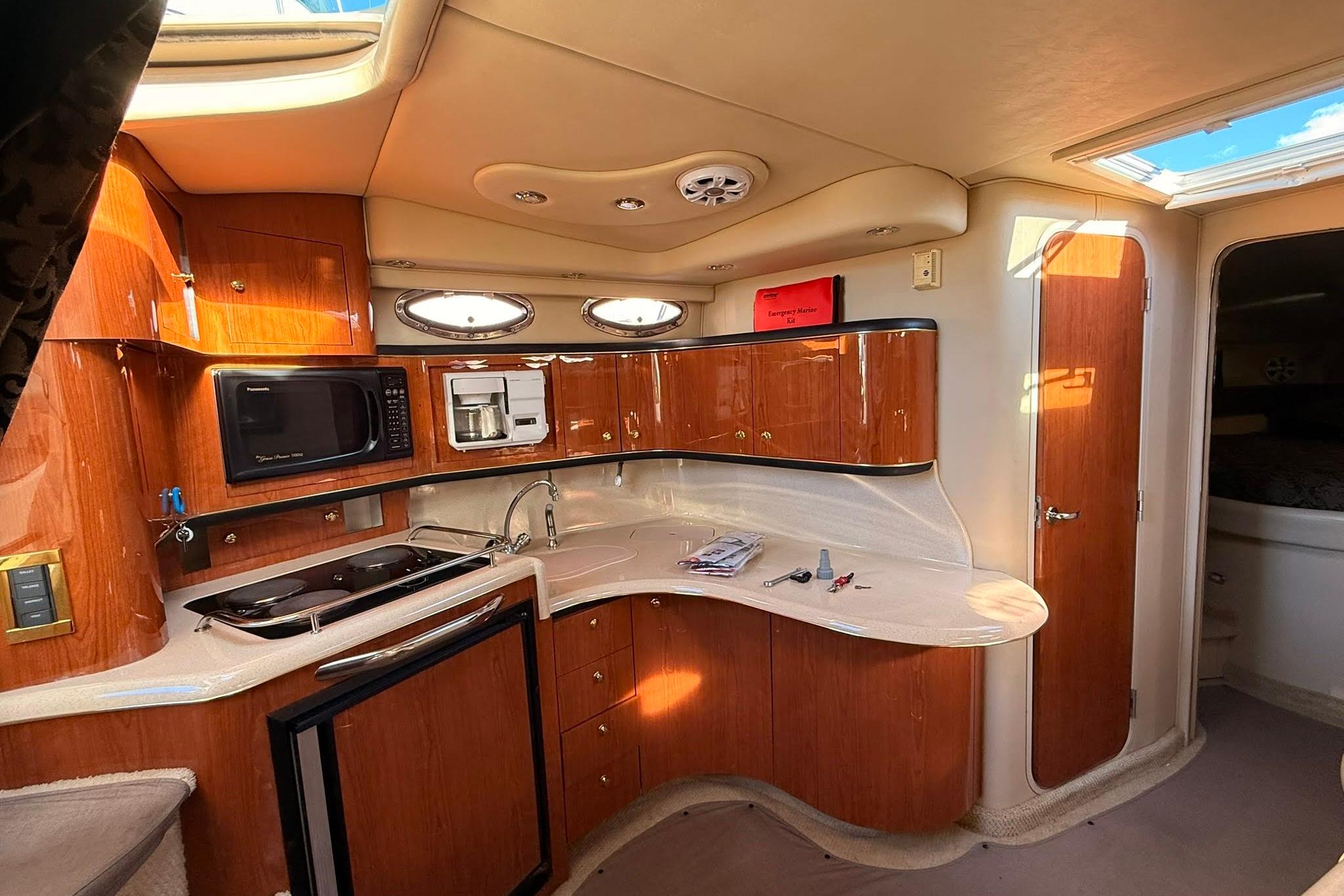 M 10530 RD Knot 10 Yacht Sales M 10530 RD Knot 10 Yacht Sales