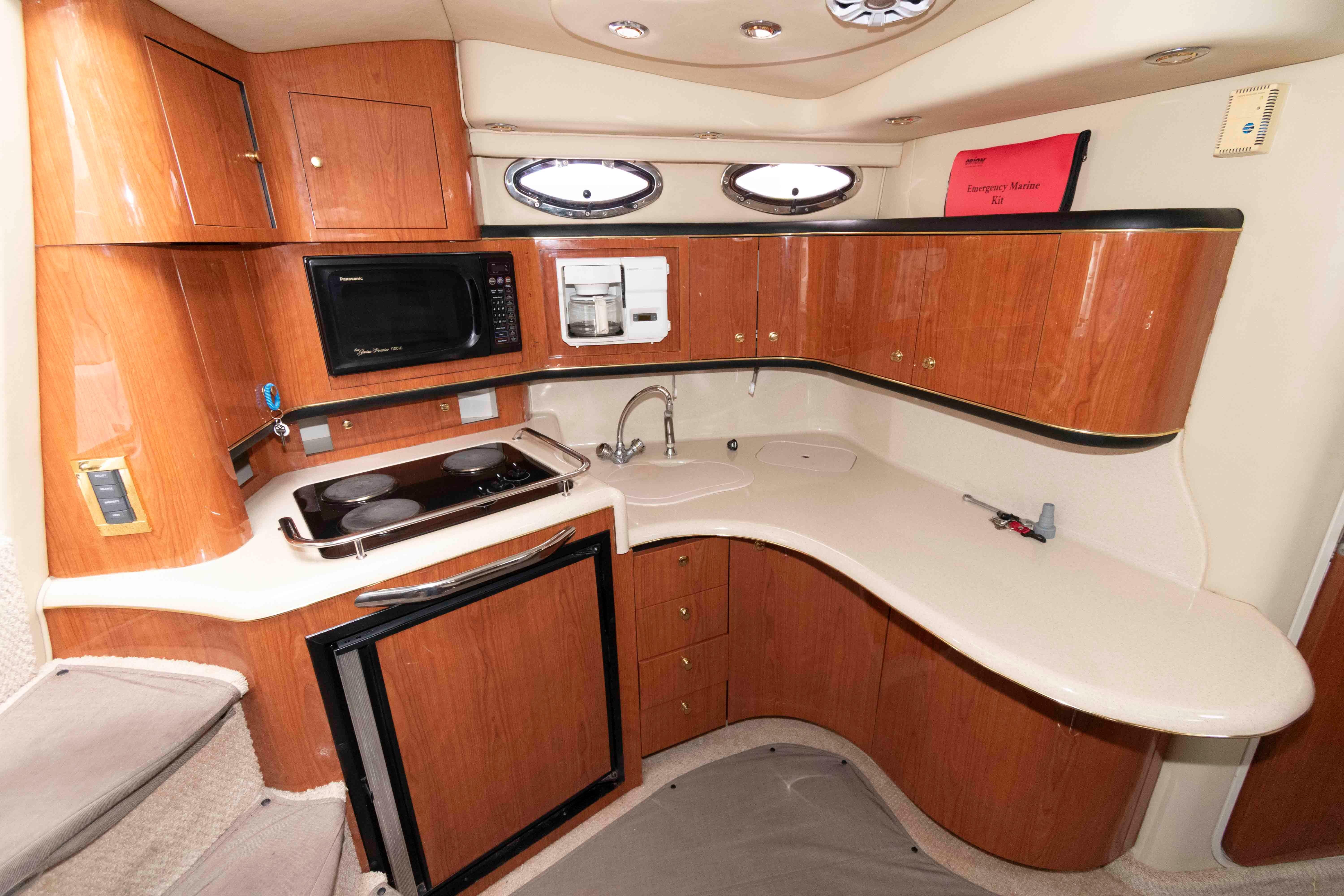 M 10530 RD Knot 10 Yacht Sales M 10530 RD Knot 10 Yacht Sales