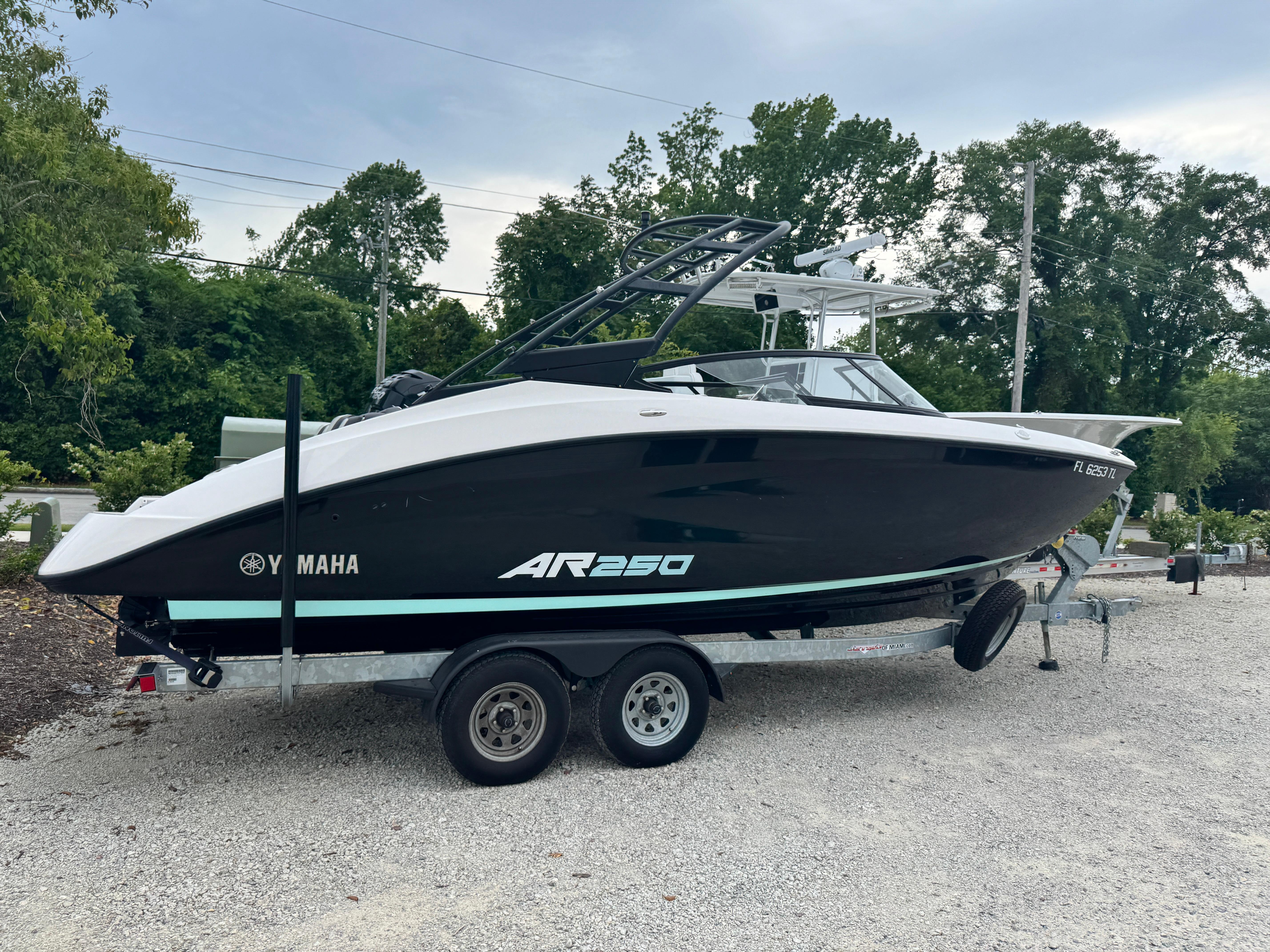2023 Yamaha Boats AR250