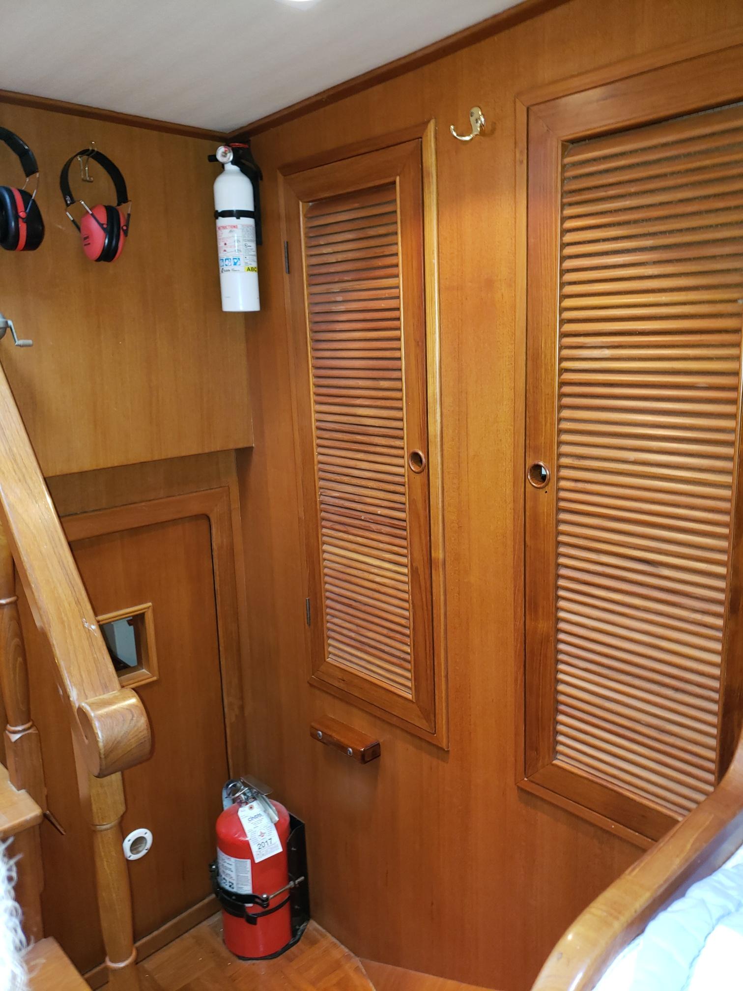 Destiny Yacht Photos Pics Forward Stateroom Cabinetry