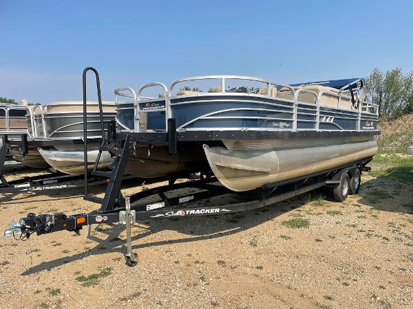 2020 Sun Tracker boat for sale, model of the boat is FISHIN BARGE 22DLX & Image # 1 of 11