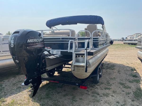 2020 Sun Tracker boat for sale, model of the boat is FISHIN BARGE 22DLX & Image # 3 of 11