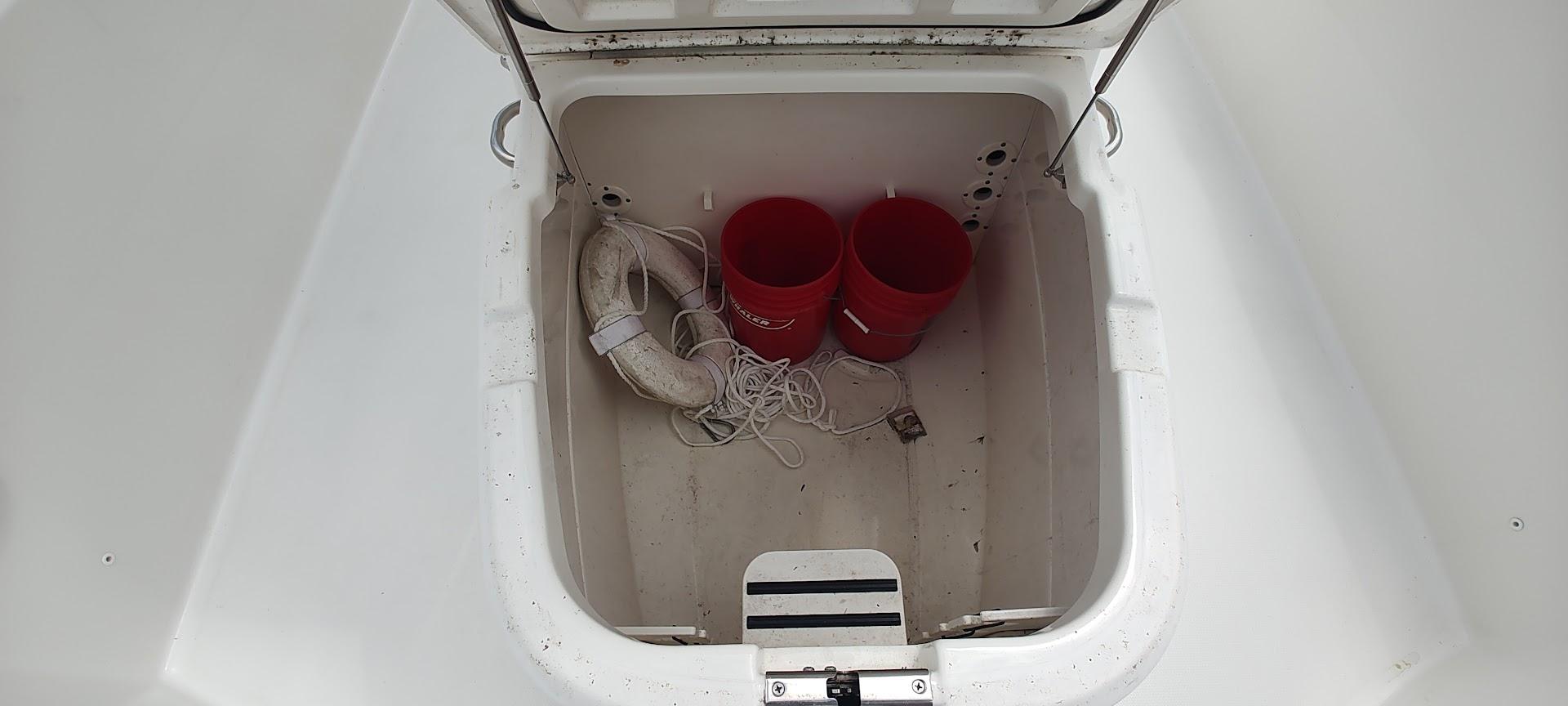 2014-boston-whaler-270-dauntless-power-9773006-20250502143832636-1_XLARGE