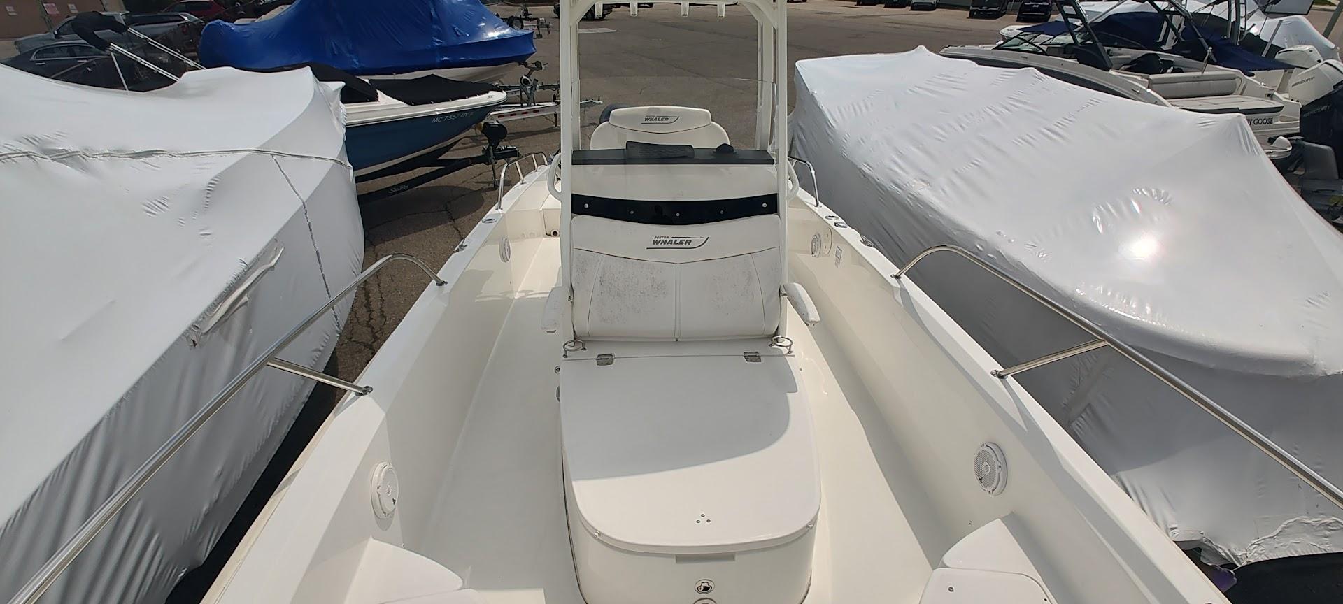 2014-boston-whaler-270-dauntless-power-9773006-20250502143833696-1_XLARGE